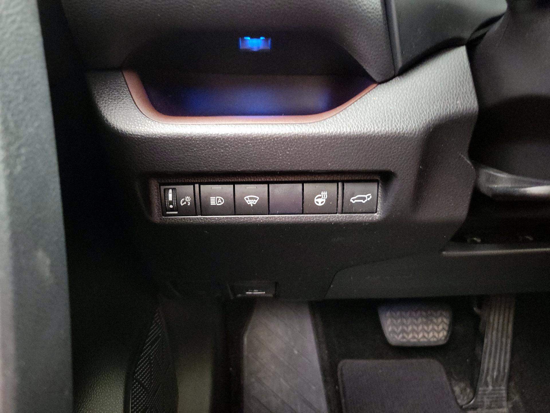 Thumbnail: 2019 Toyota RAV4 - 13