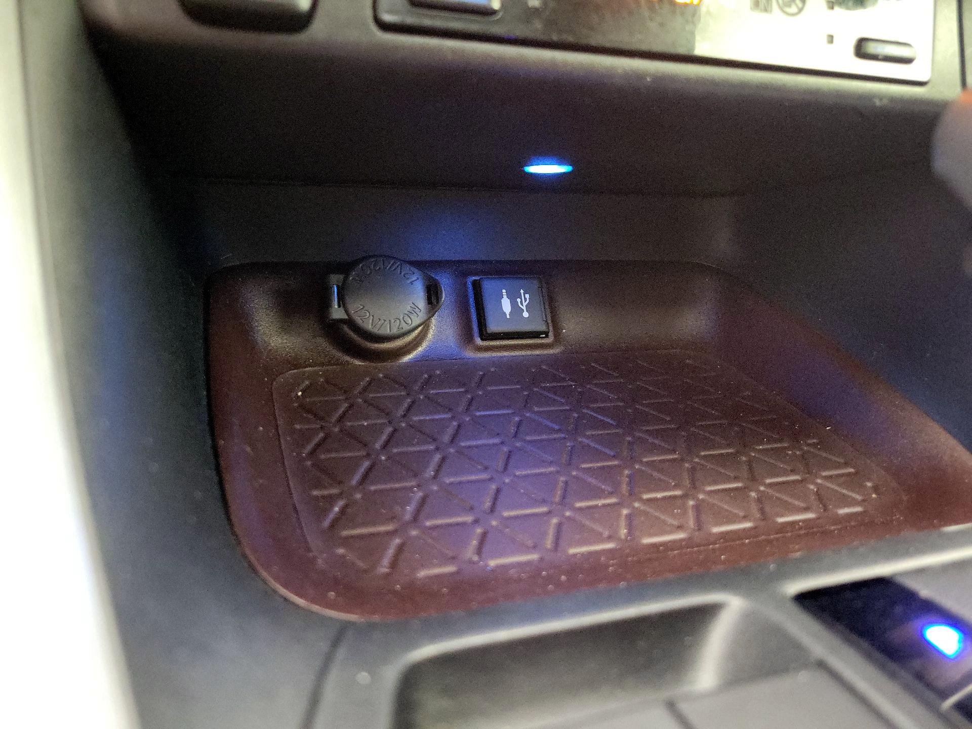 Thumbnail: 2019 Toyota RAV4 - 19