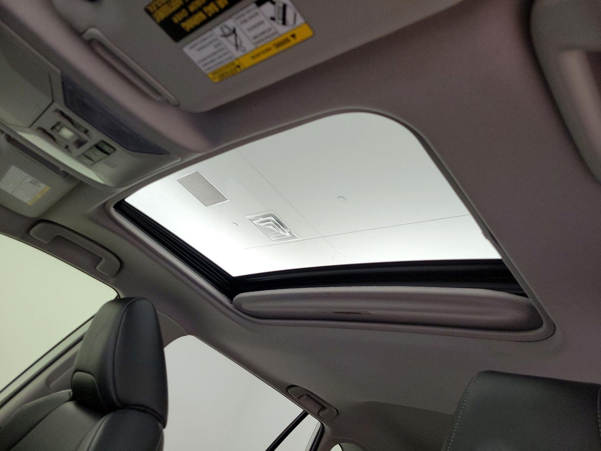 Thumbnail: 2019 Toyota RAV4 - 20
