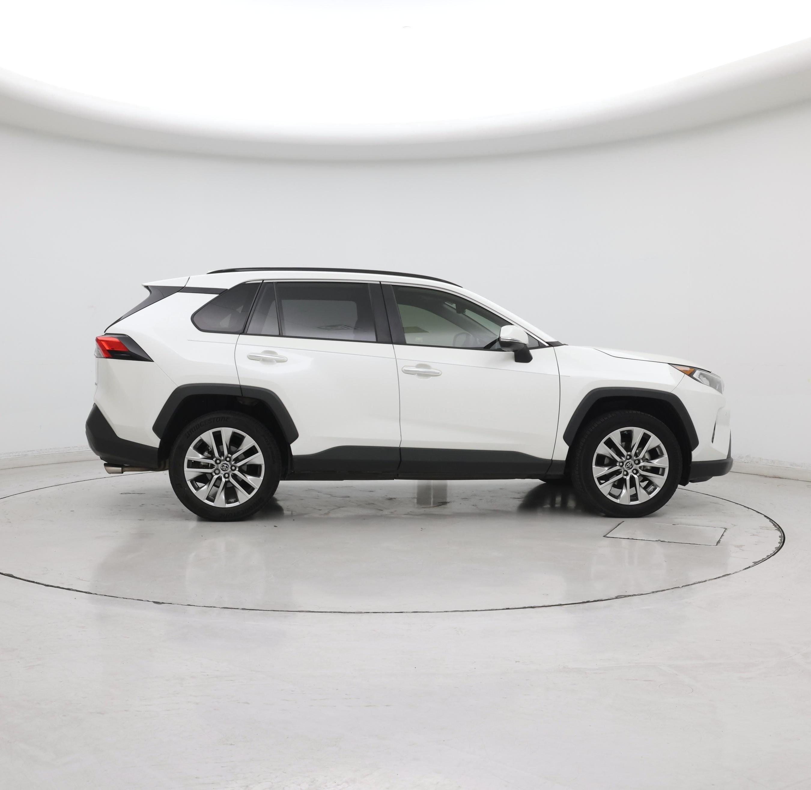 Thumbnail: 2019 Toyota RAV4 - 7