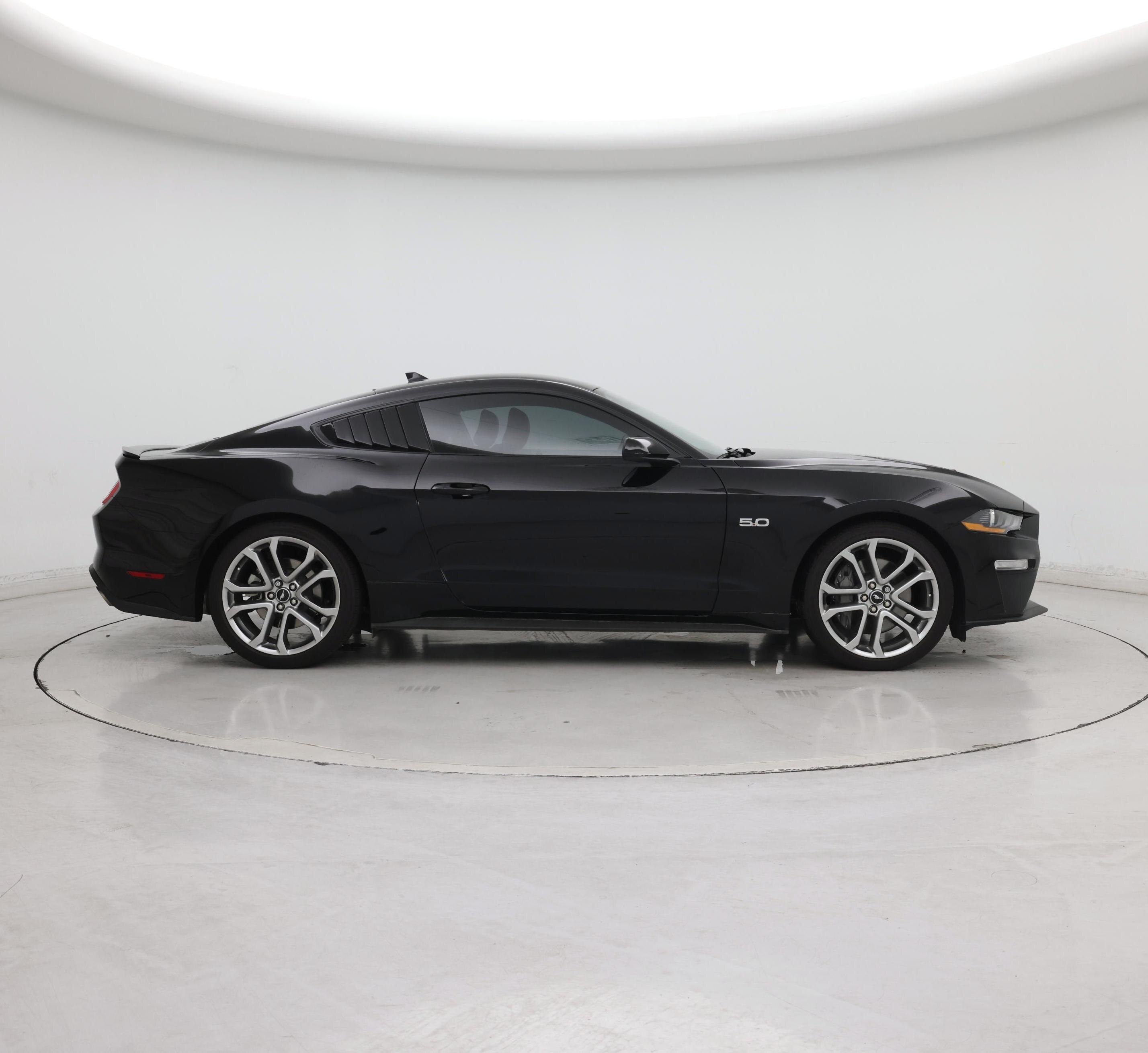 Thumbnail: 2022 Ford Mustang - 7