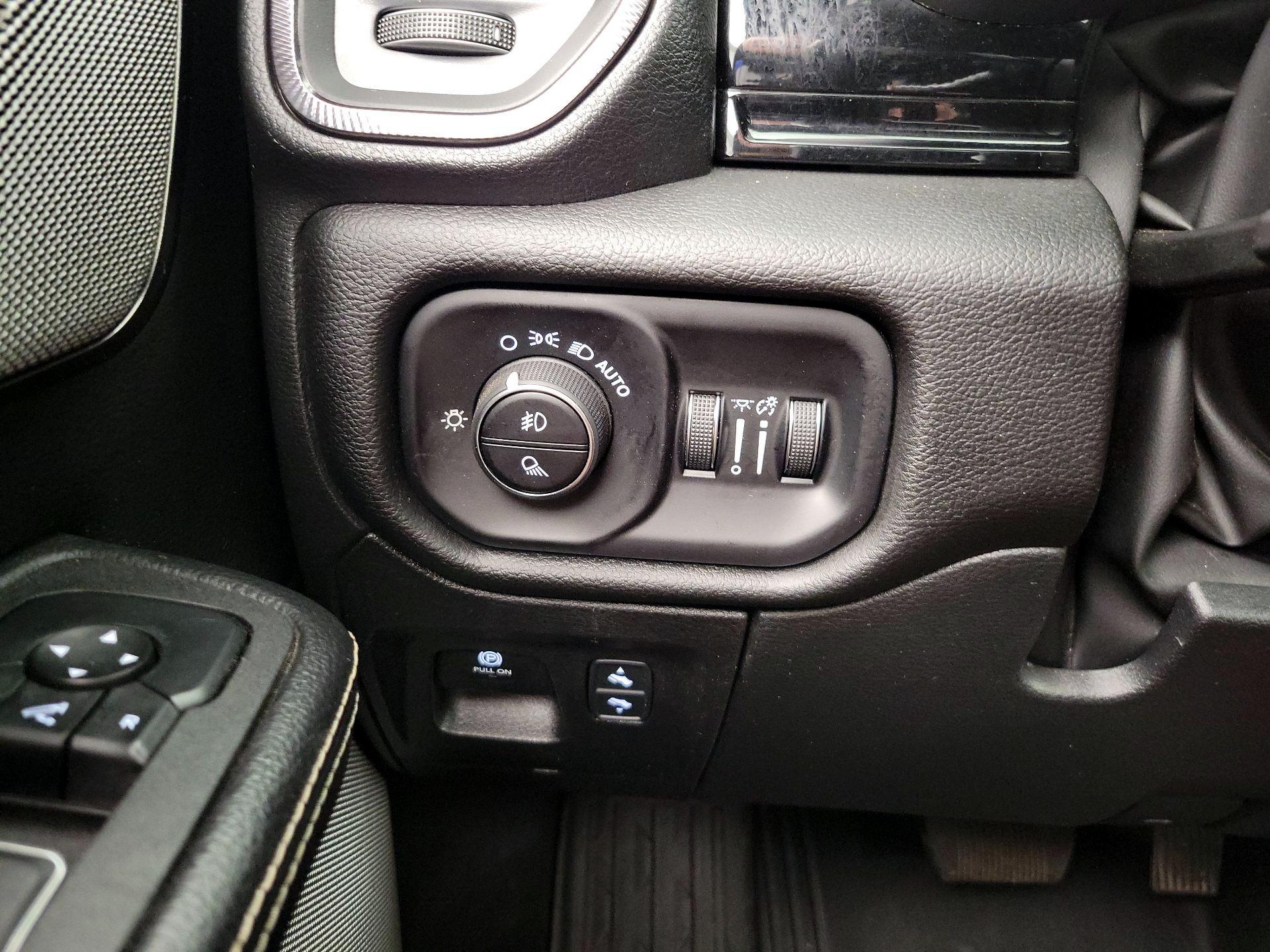 Thumbnail: 2025 RAM 1500 - 13