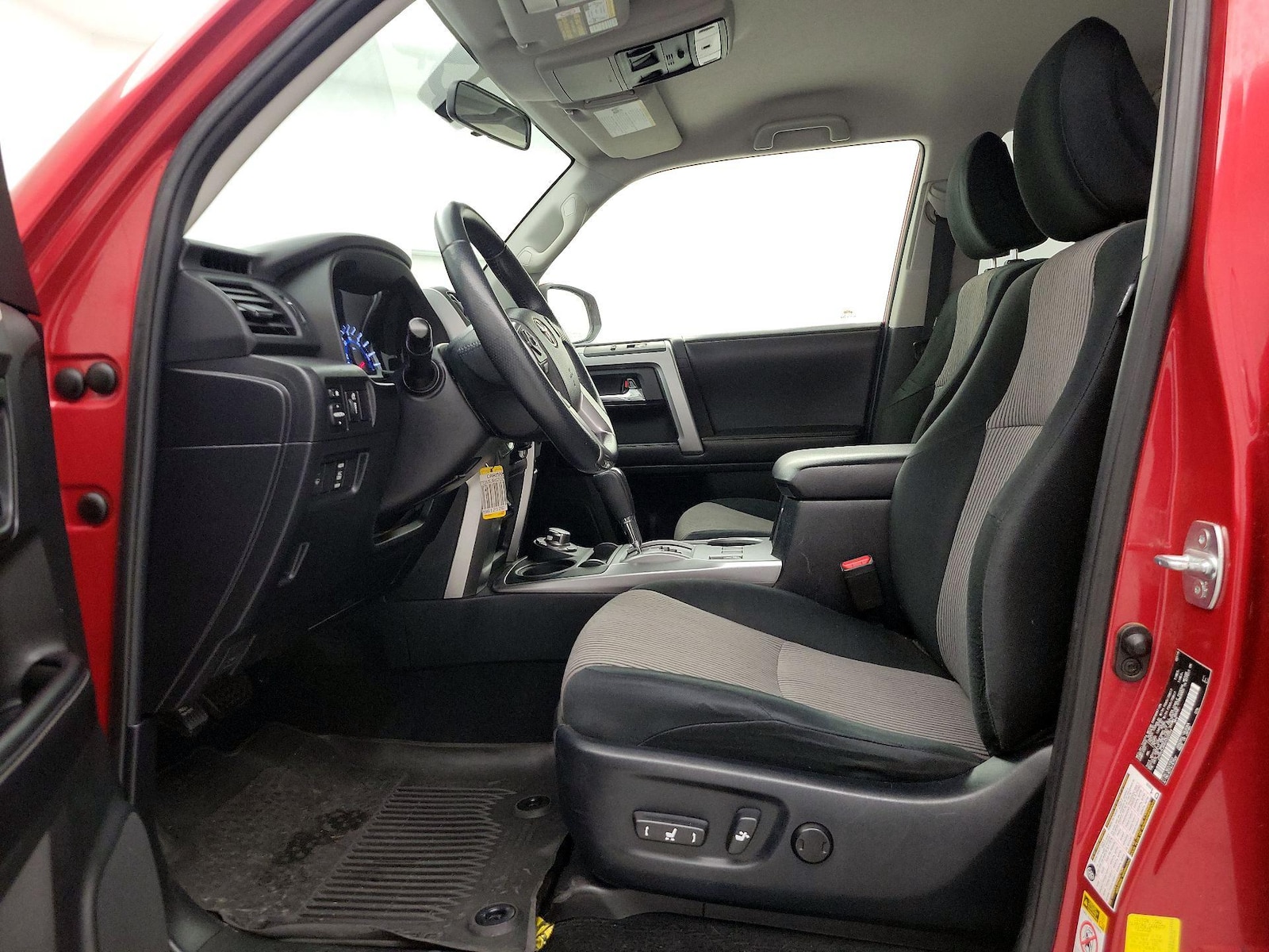 2016 Toyota 4Runner SR5 - Photo 12