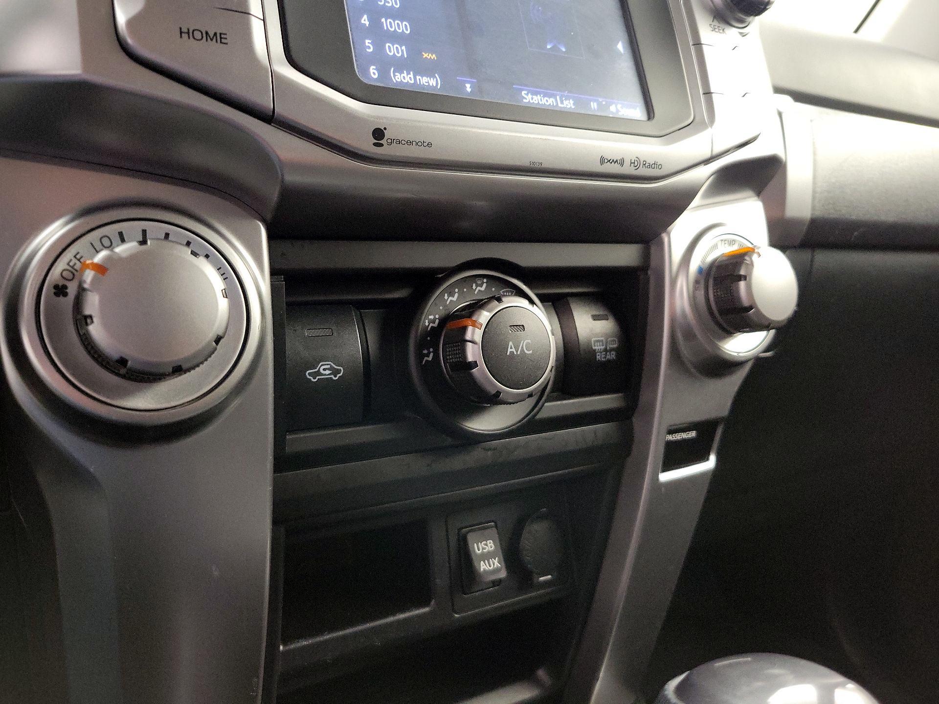 Thumbnail: 2016 Toyota 4Runner - 16