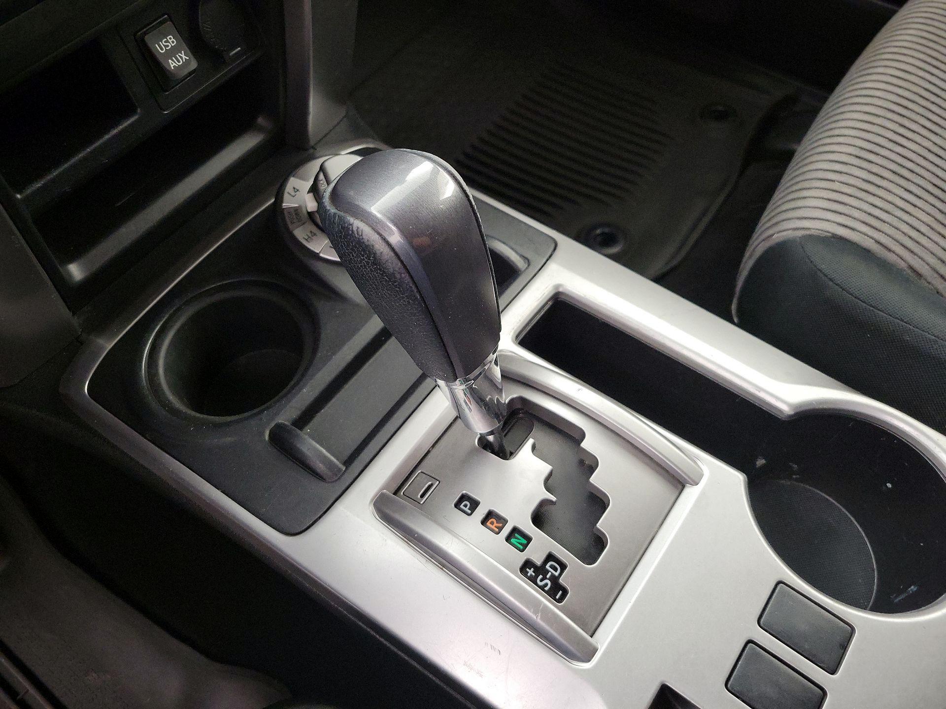 Thumbnail: 2016 Toyota 4Runner - 17
