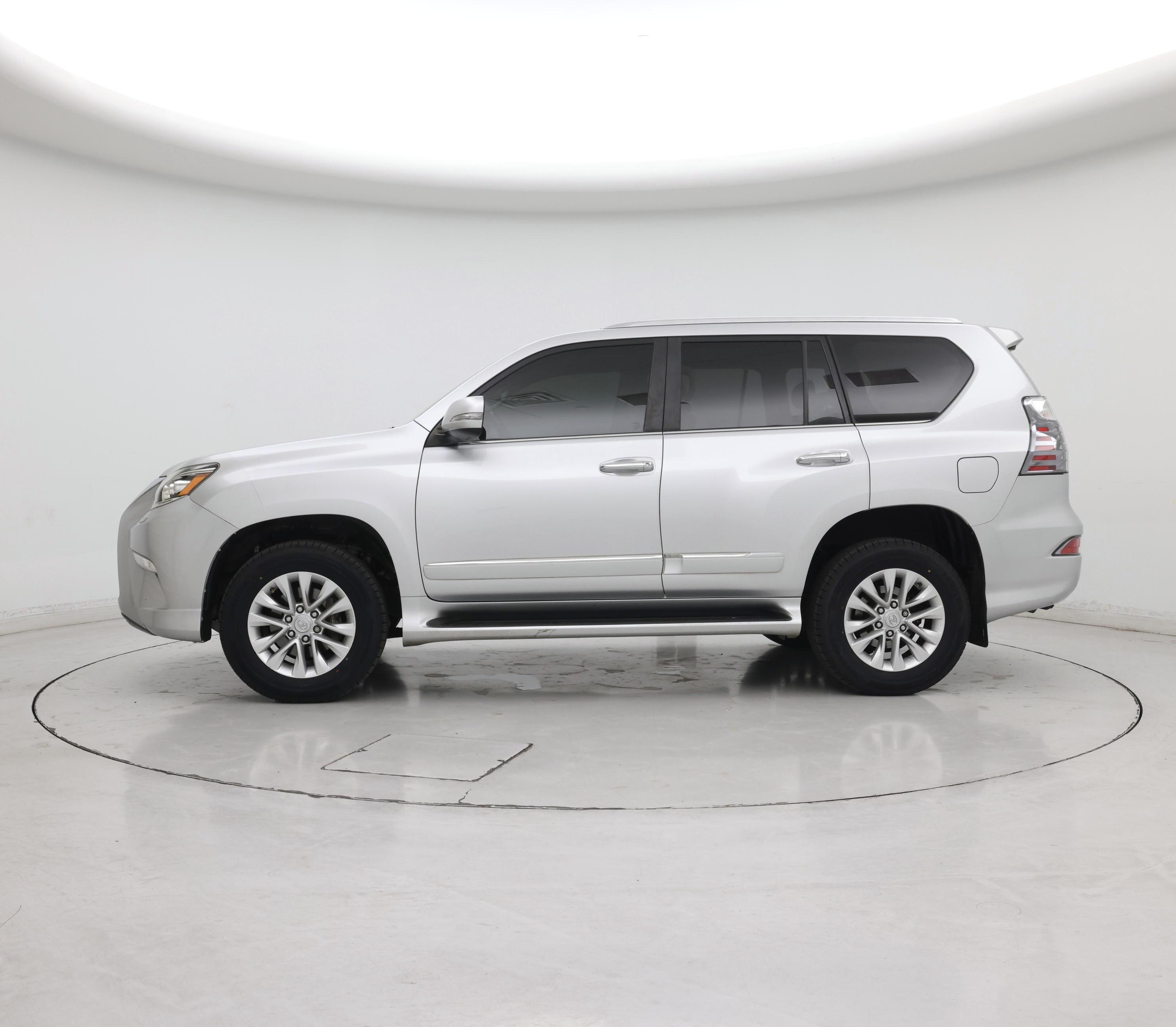 Thumbnail: 2015 Lexus GX - 3