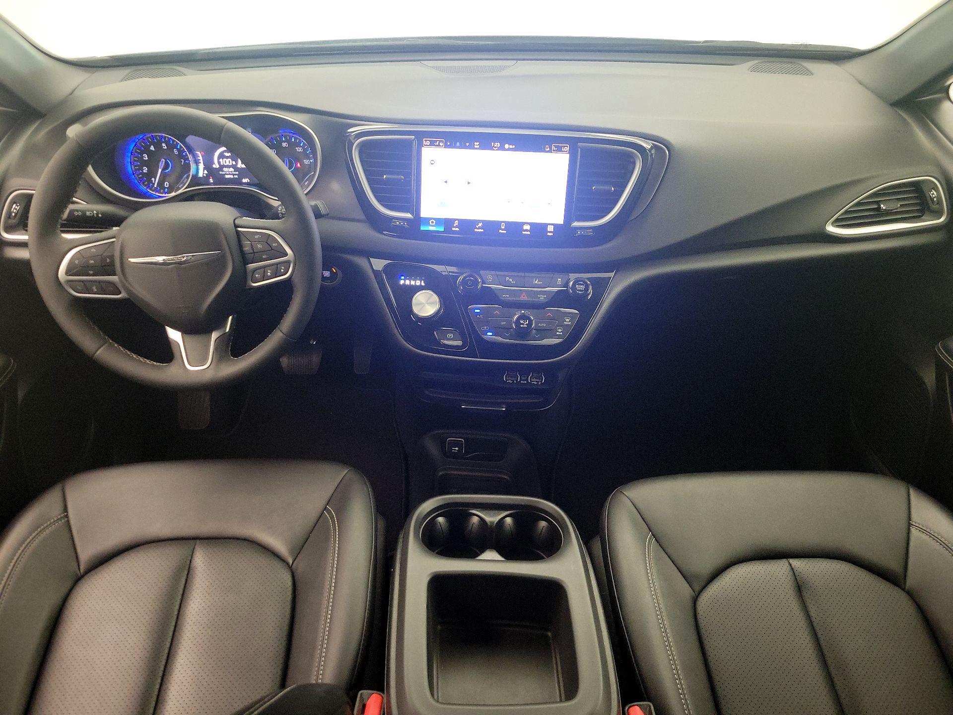 Thumbnail: 2025 Chrysler Pacifica - 9