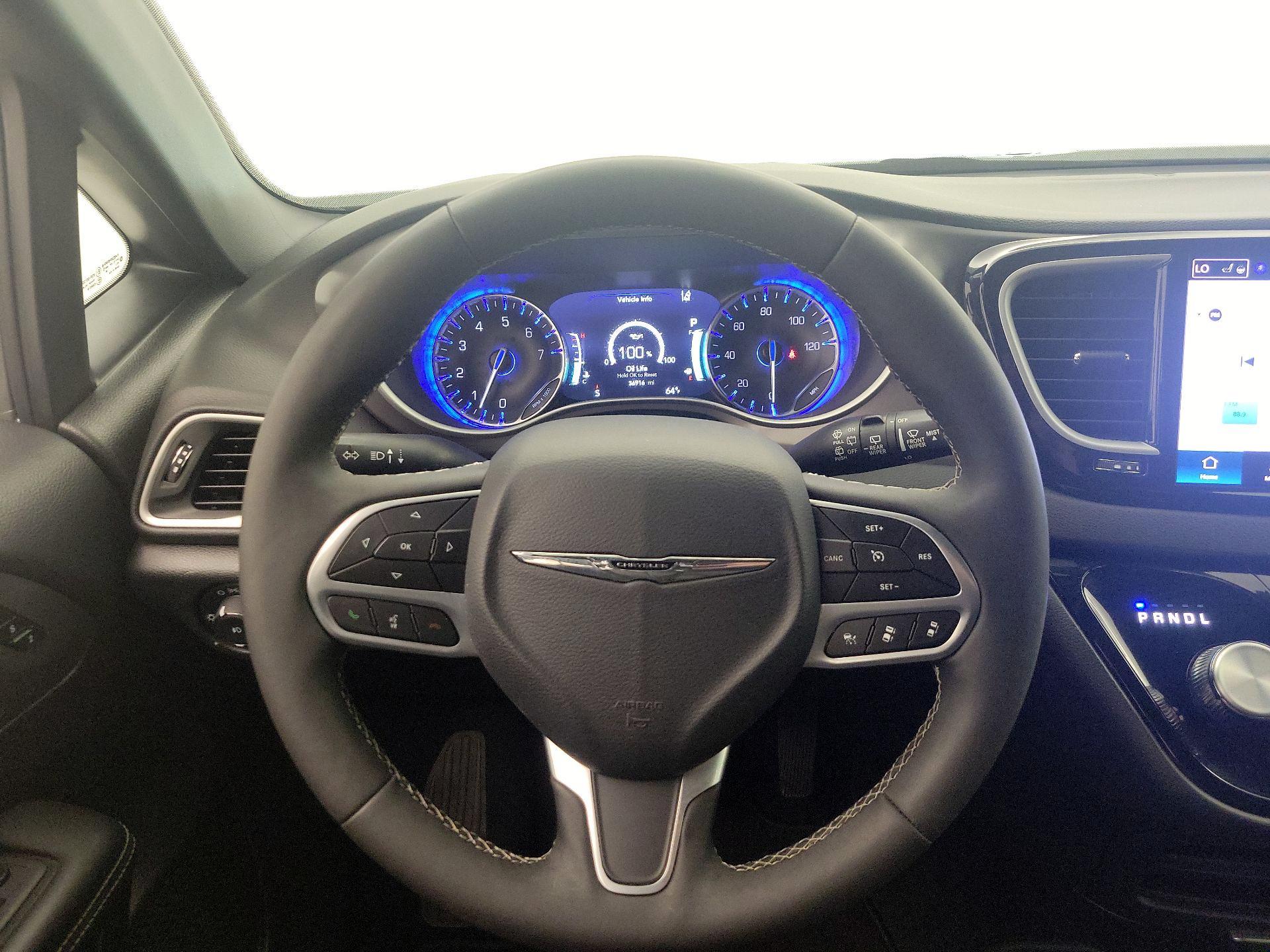Thumbnail: 2025 Chrysler Pacifica - 10