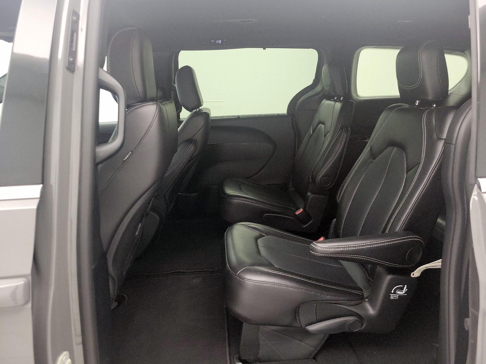 Thumbnail: 2025 Chrysler Pacifica - 19