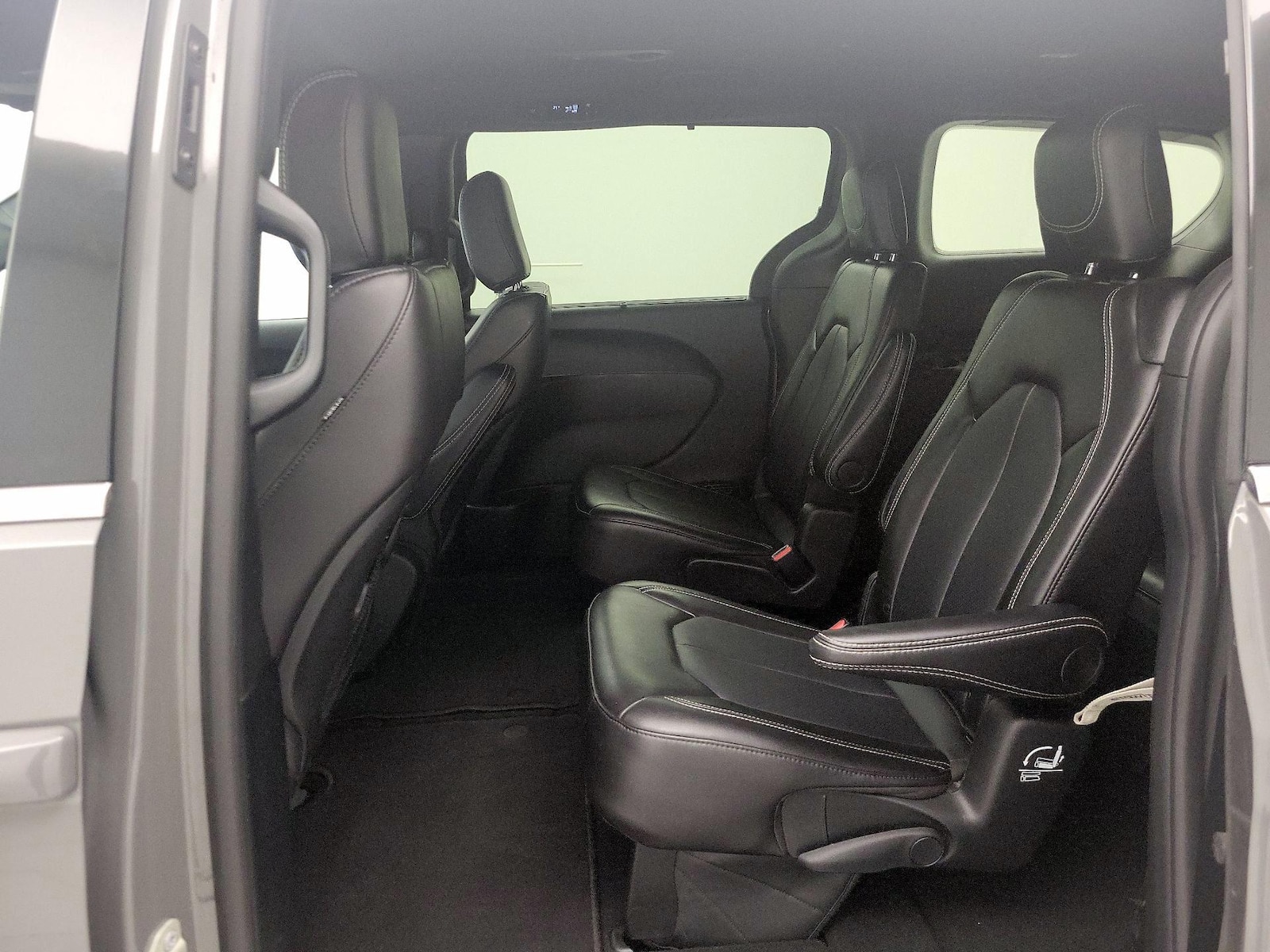 2025 Chrysler Pacifica Select - Photo 20
