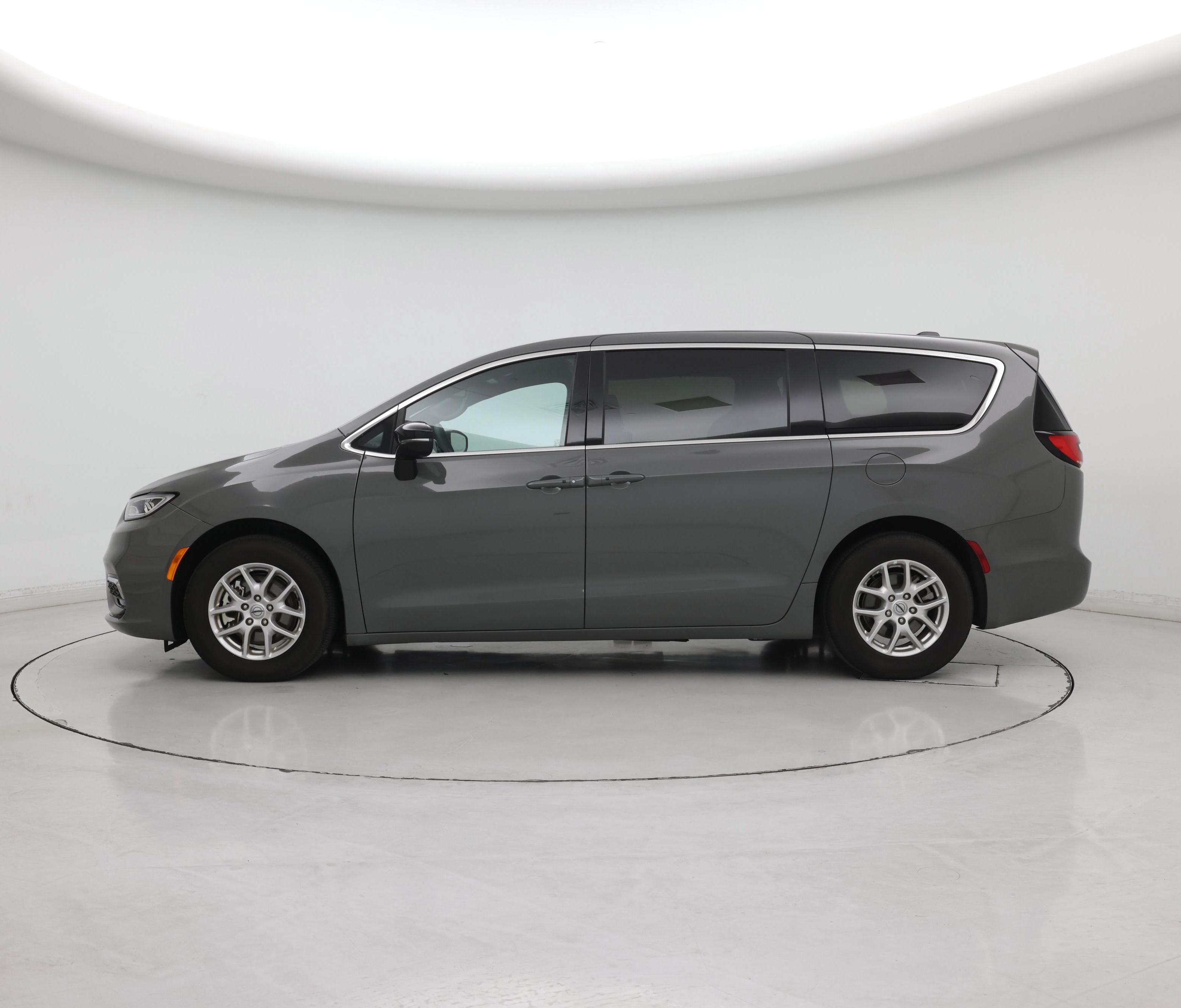 Thumbnail: 2025 Chrysler Pacifica - 3