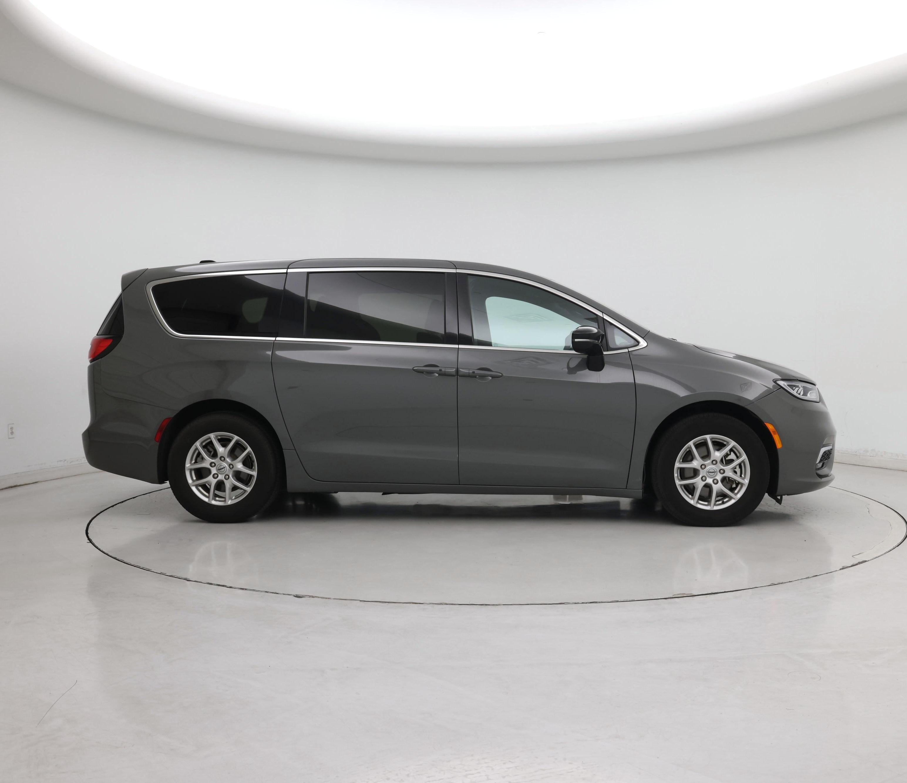 Thumbnail: 2025 Chrysler Pacifica - 7
