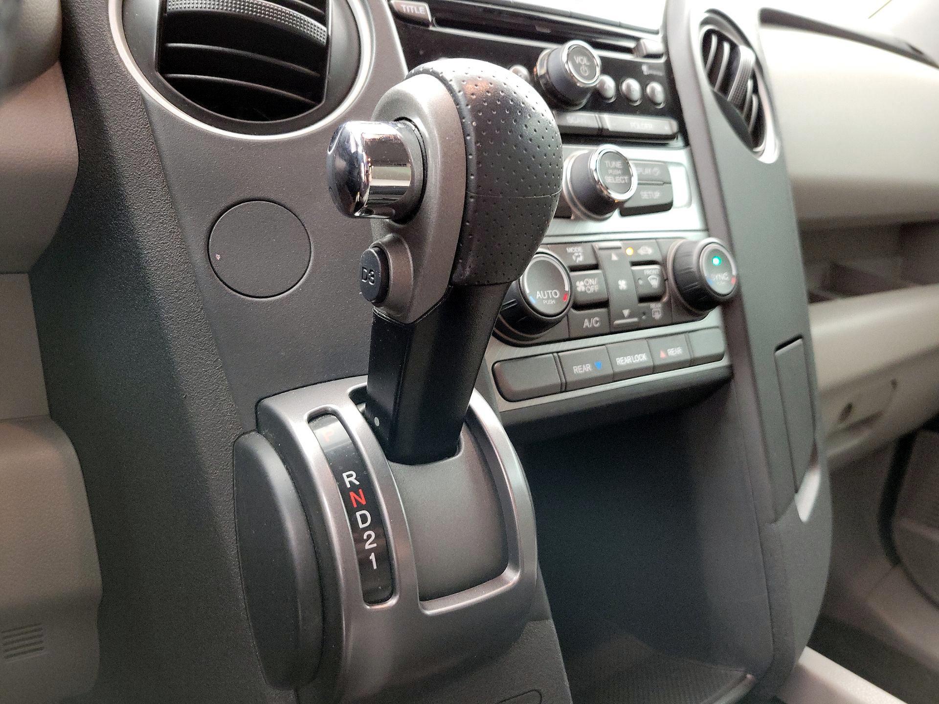 Thumbnail: 2015 Honda Pilot - 17