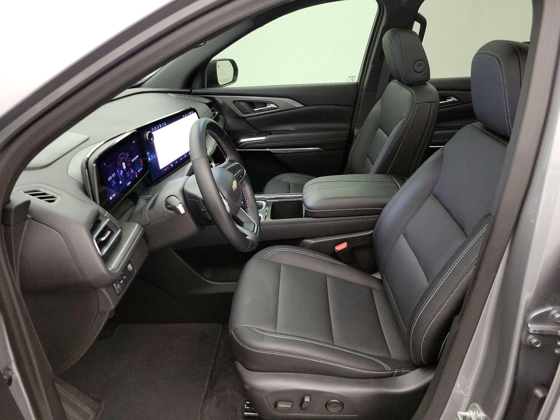 Thumbnail: 2025 Chevrolet Traverse - 11