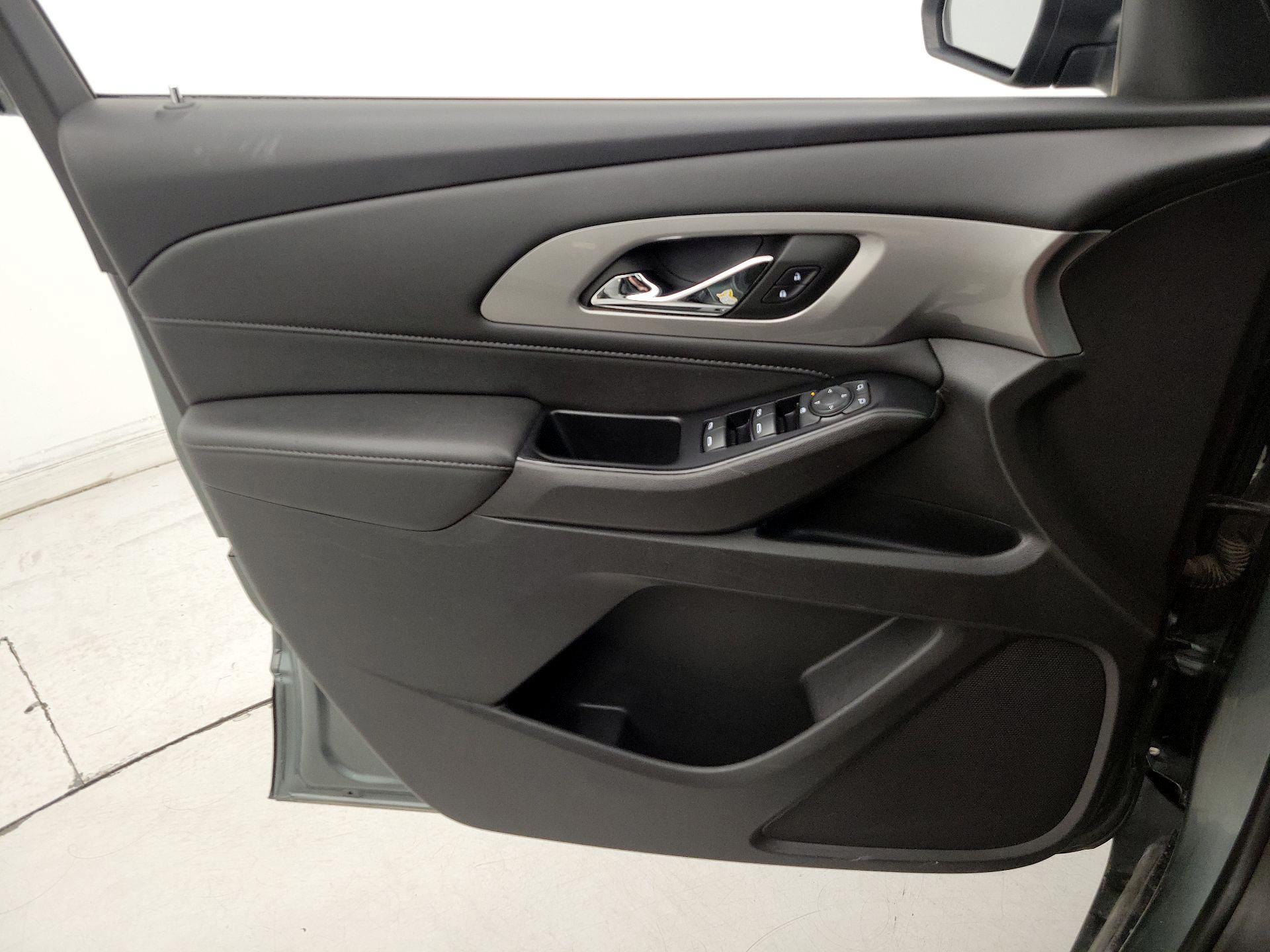 Thumbnail: 2022 Chevrolet Traverse - 12
