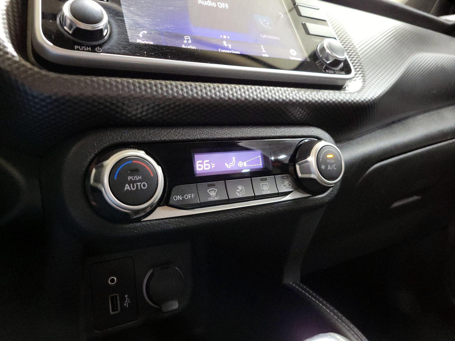 Thumbnail: 2019 Nissan Kicks - 16