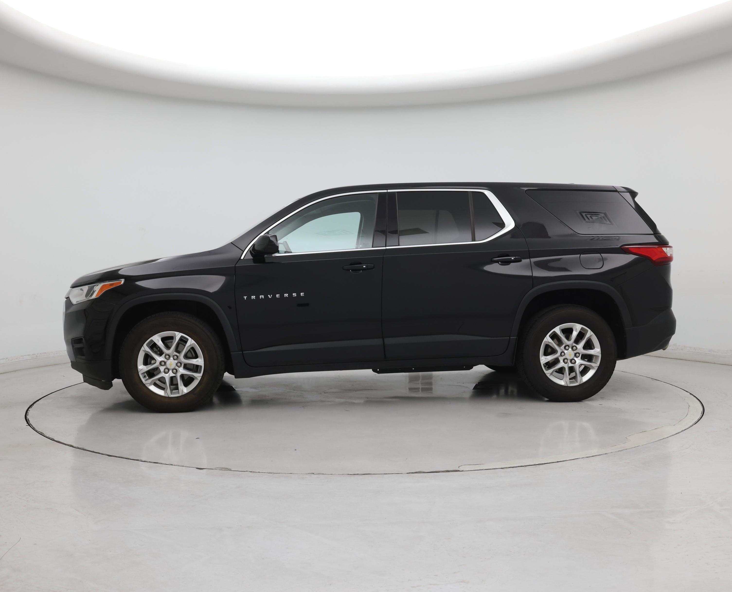 Thumbnail: 2019 Chevrolet Traverse - 3