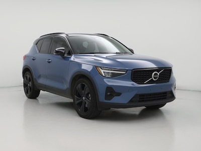 2023 Volvo XC40 B5 Plus Dark Theme