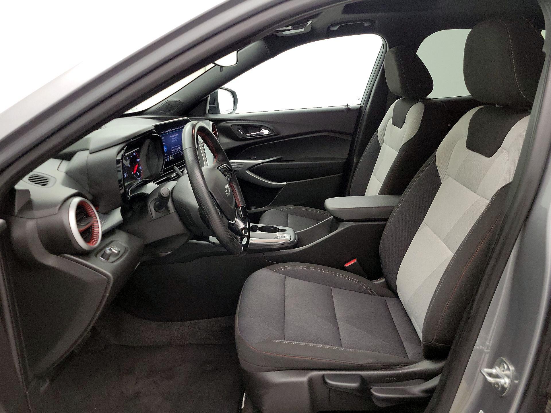 Thumbnail: 2025 Chevrolet Trax - 11