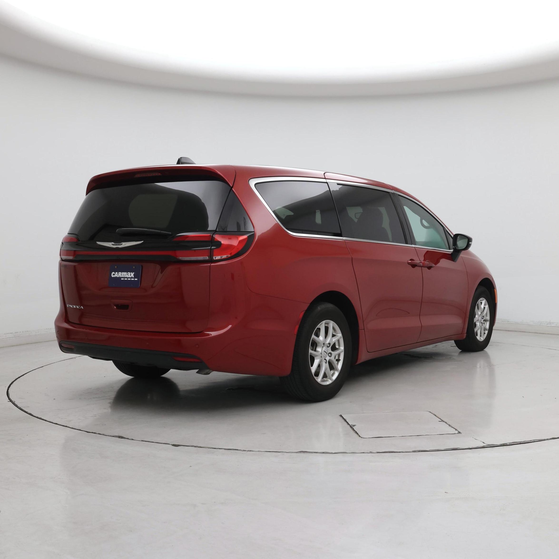 Thumbnail: 2025 Chrysler Pacifica - 8