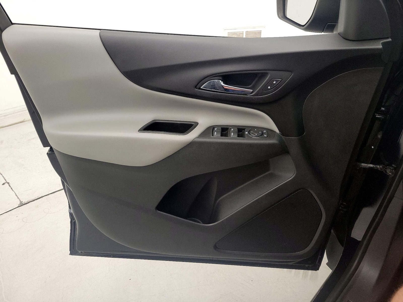 2020 Chevrolet Equinox LS - Photo 13