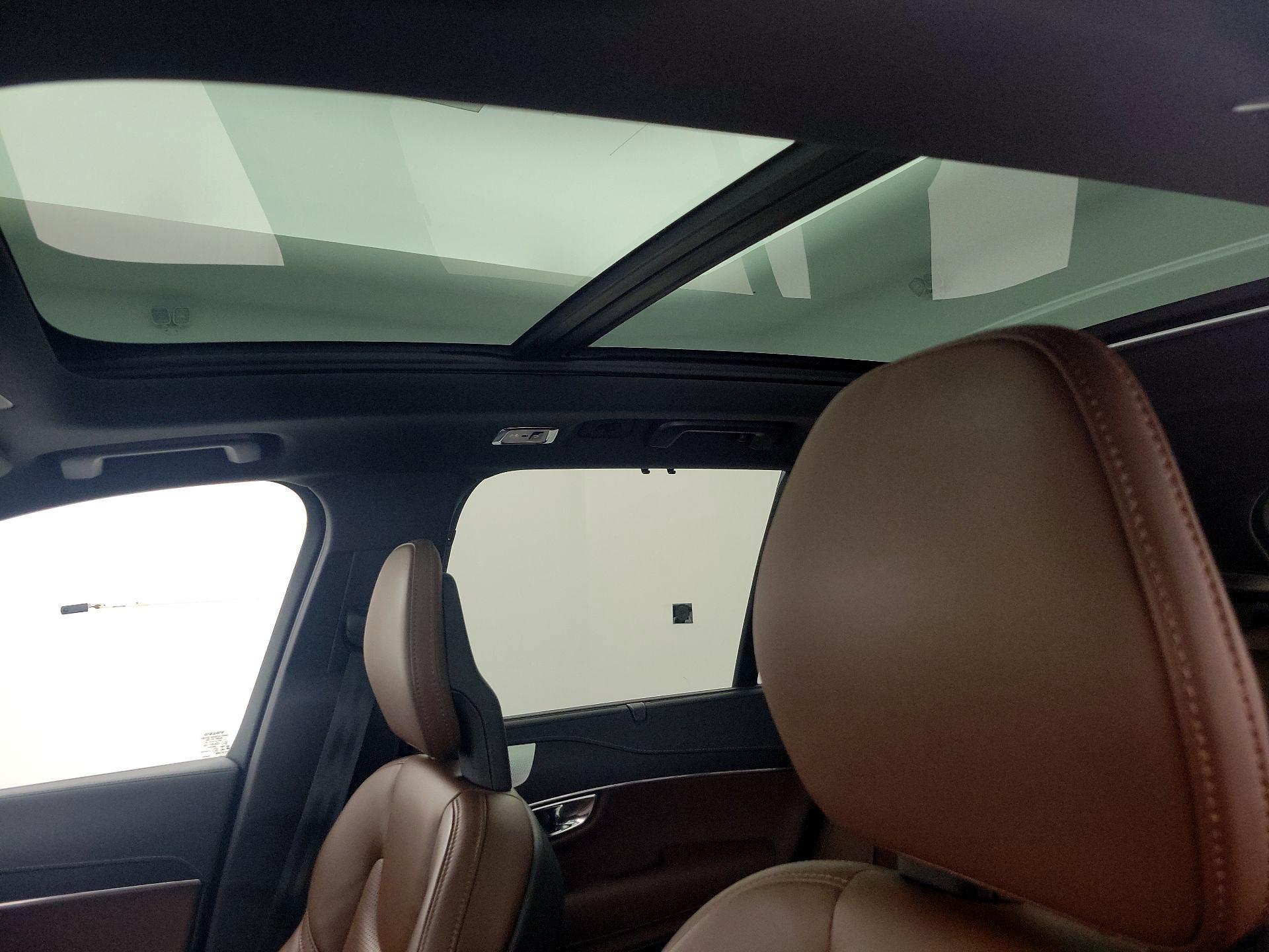 Thumbnail: 2021 Volvo XC90 - 20