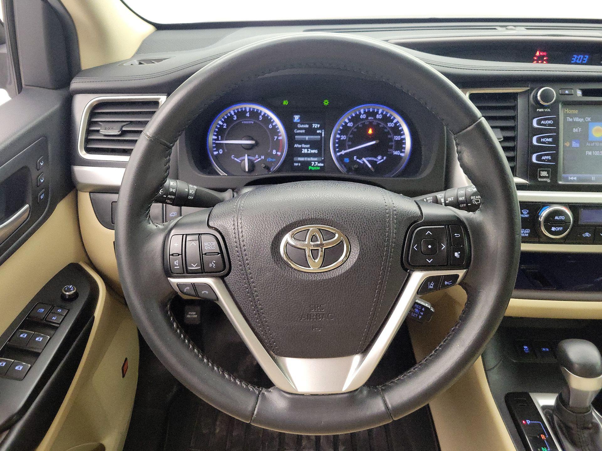 Thumbnail: 2019 Toyota Highlander - 10