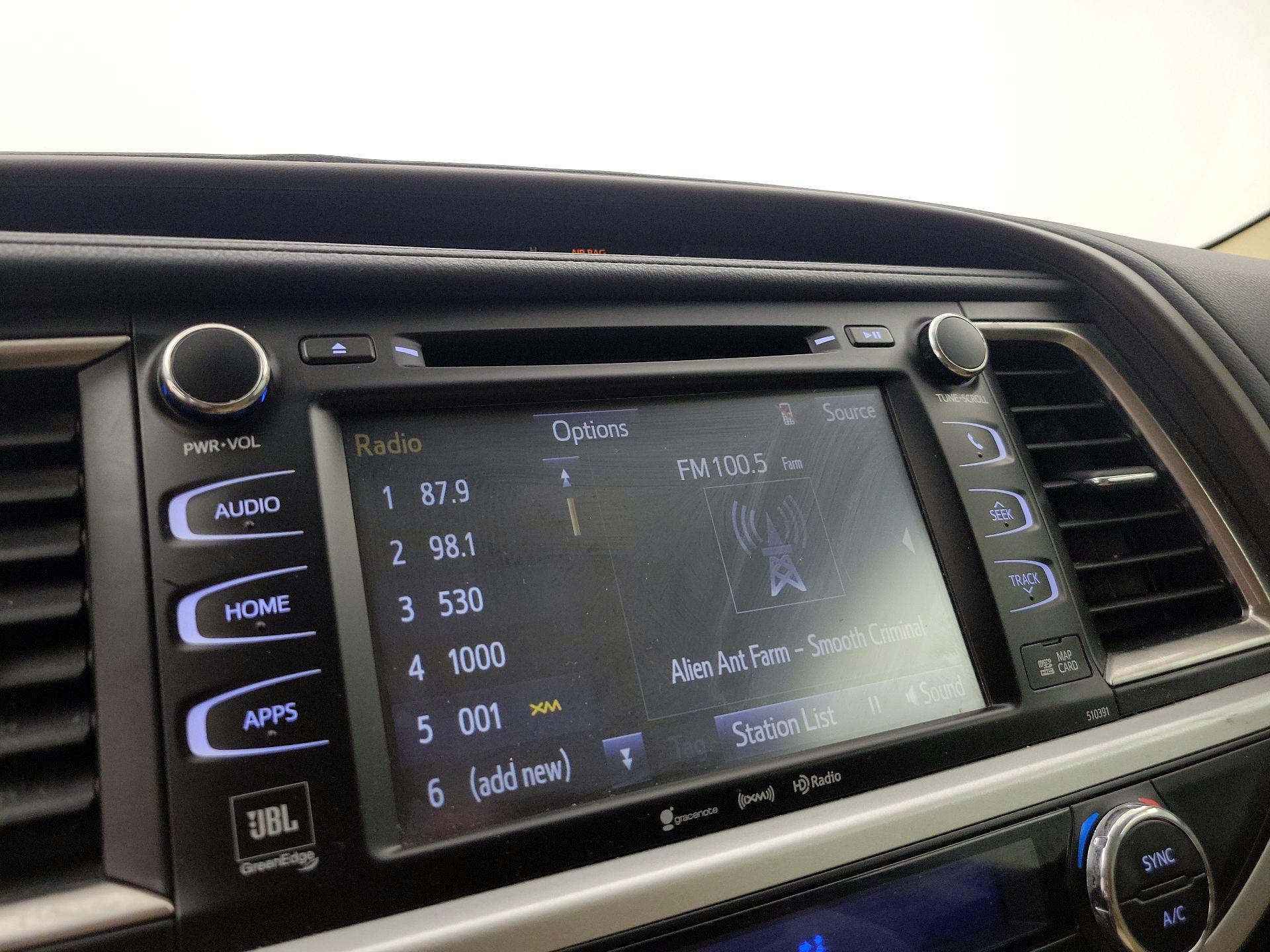 Thumbnail: 2019 Toyota Highlander - 16