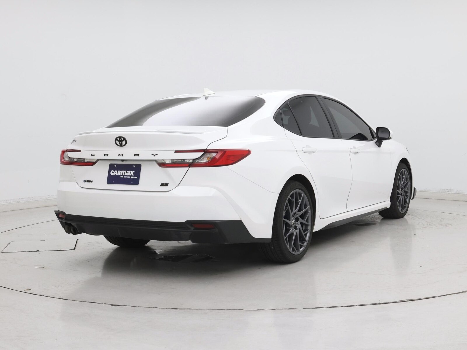 2026 Toyota Camry SE - Photo 9