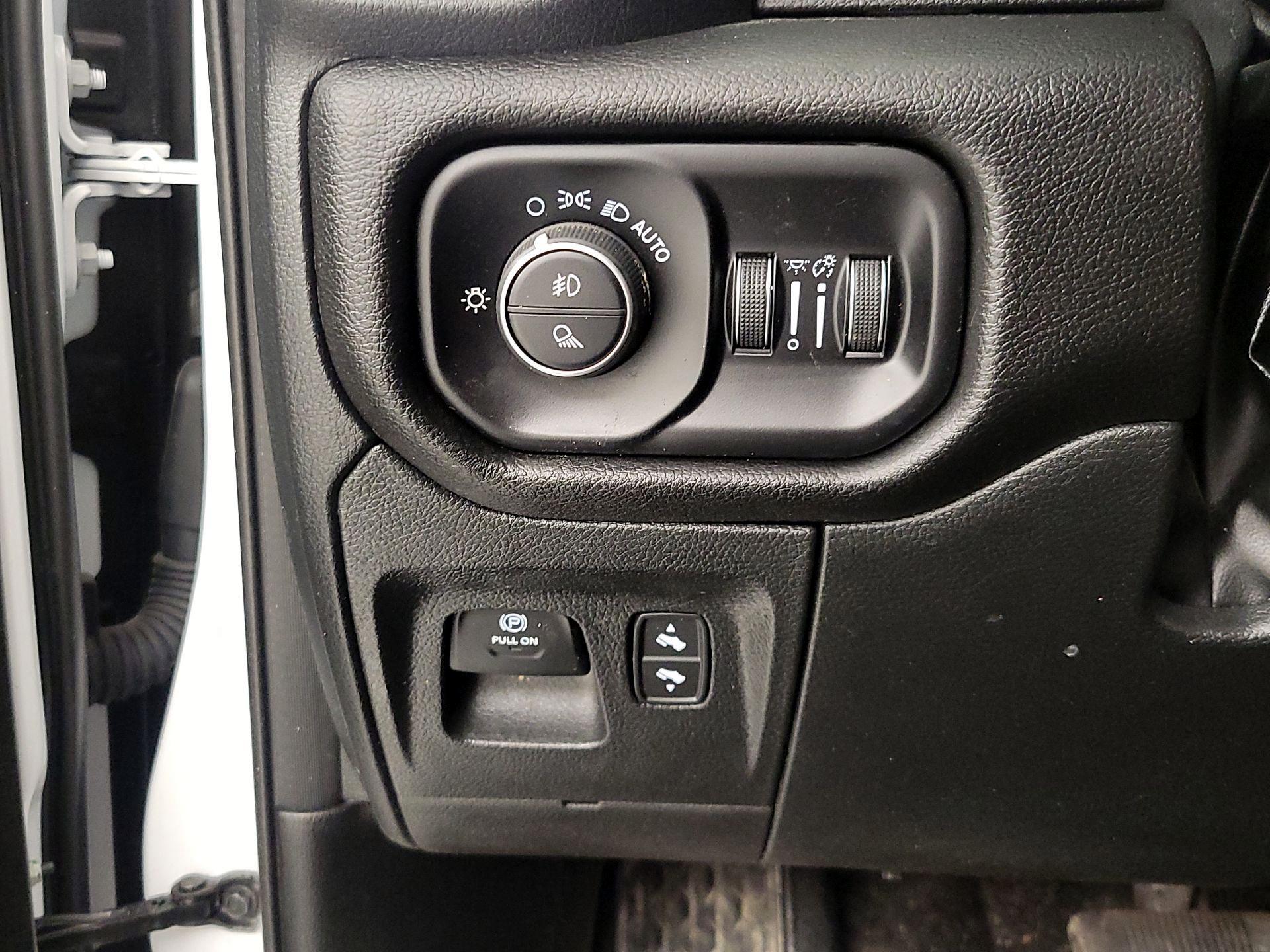Thumbnail: 2025 RAM 1500 - 13