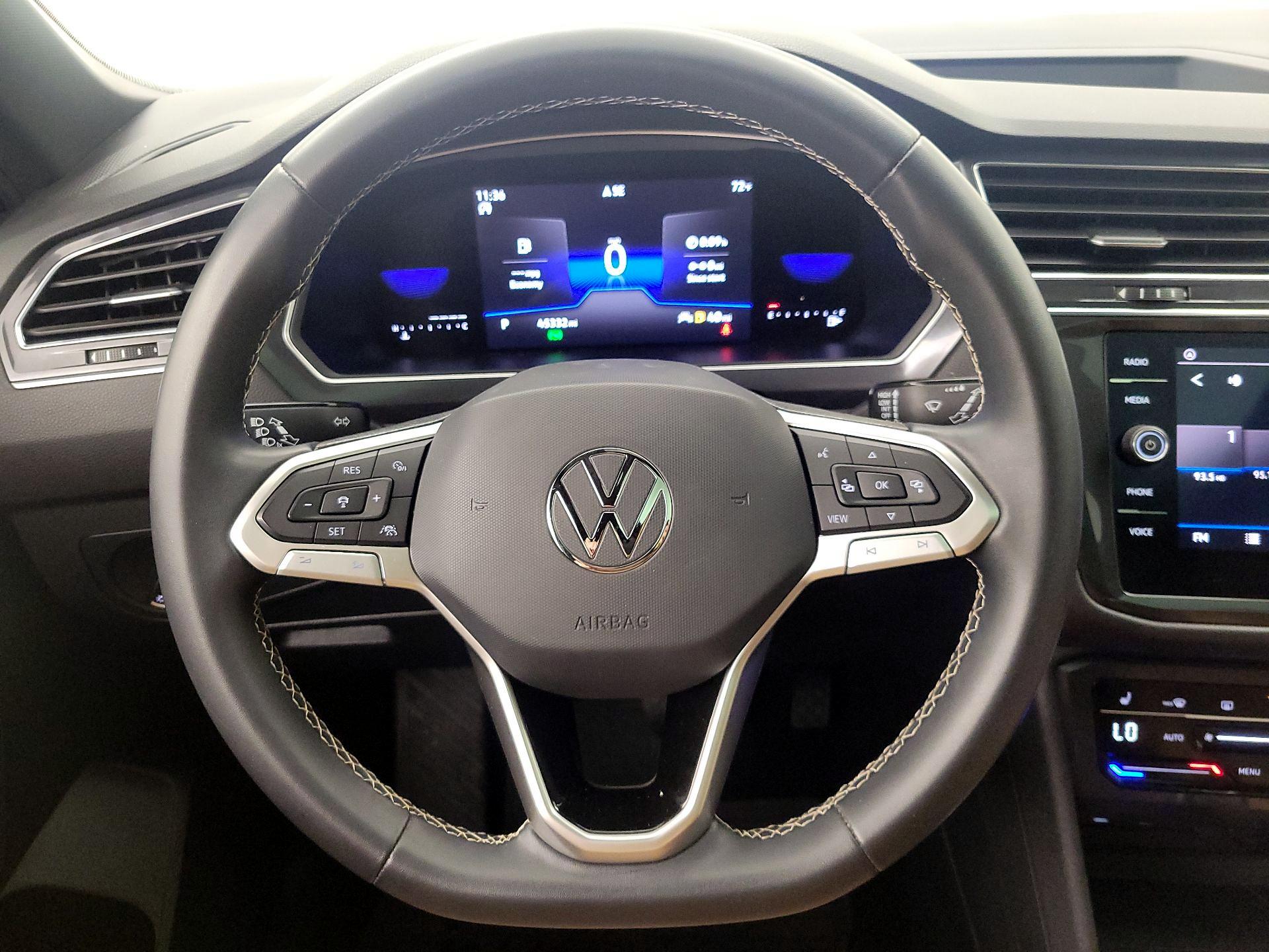 Thumbnail: 2022 Volkswagen Tiguan - 10