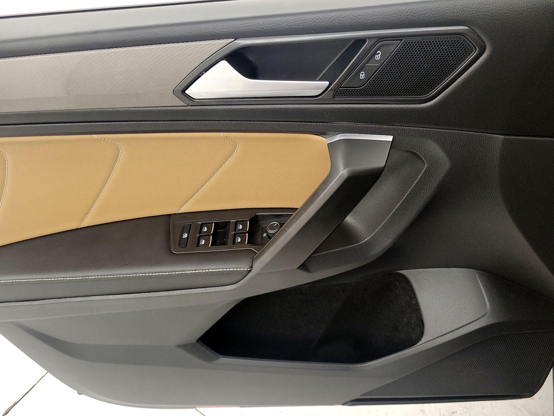 Thumbnail: 2022 Volkswagen Tiguan - 12