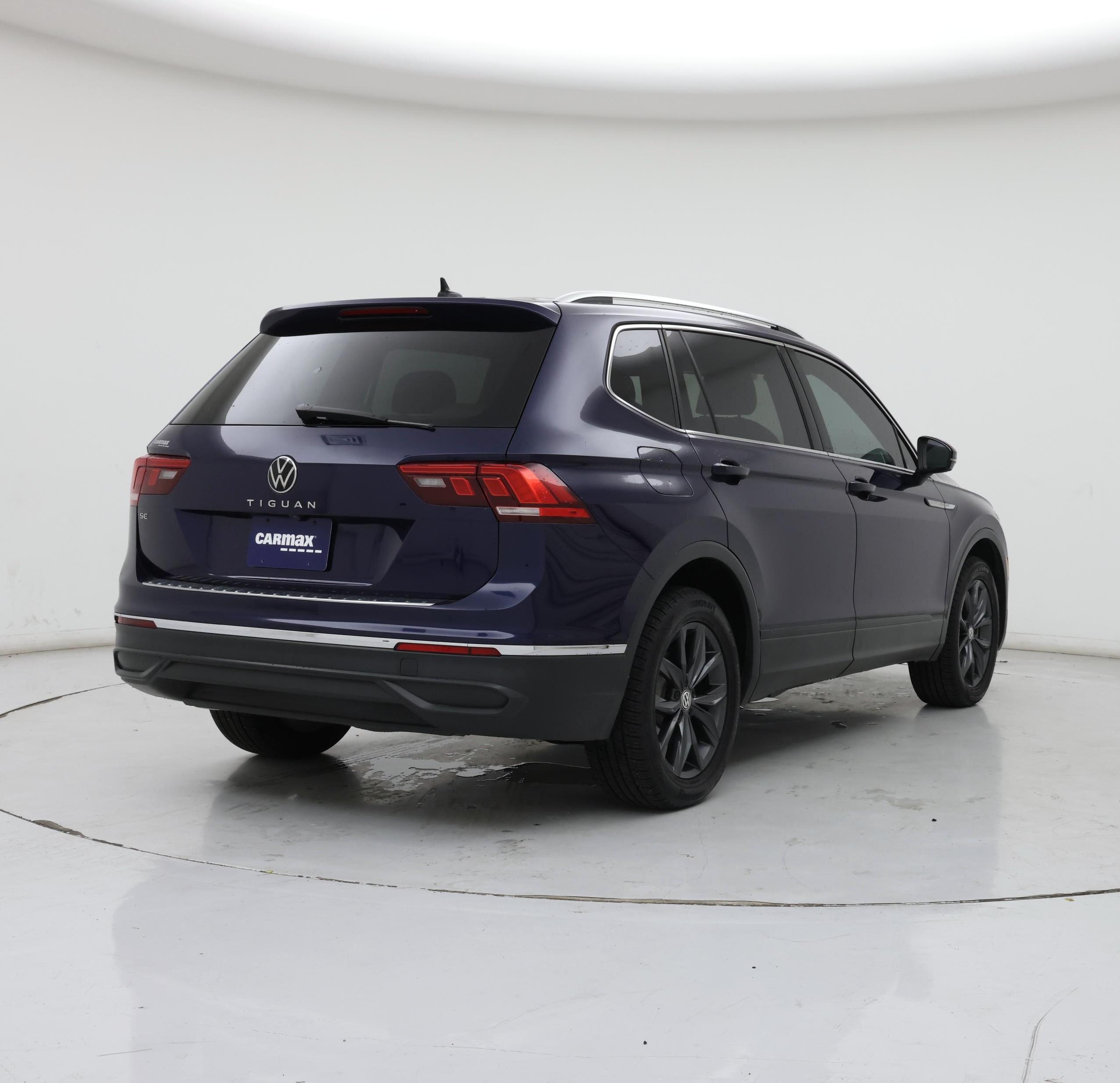 Thumbnail: 2022 Volkswagen Tiguan - 8