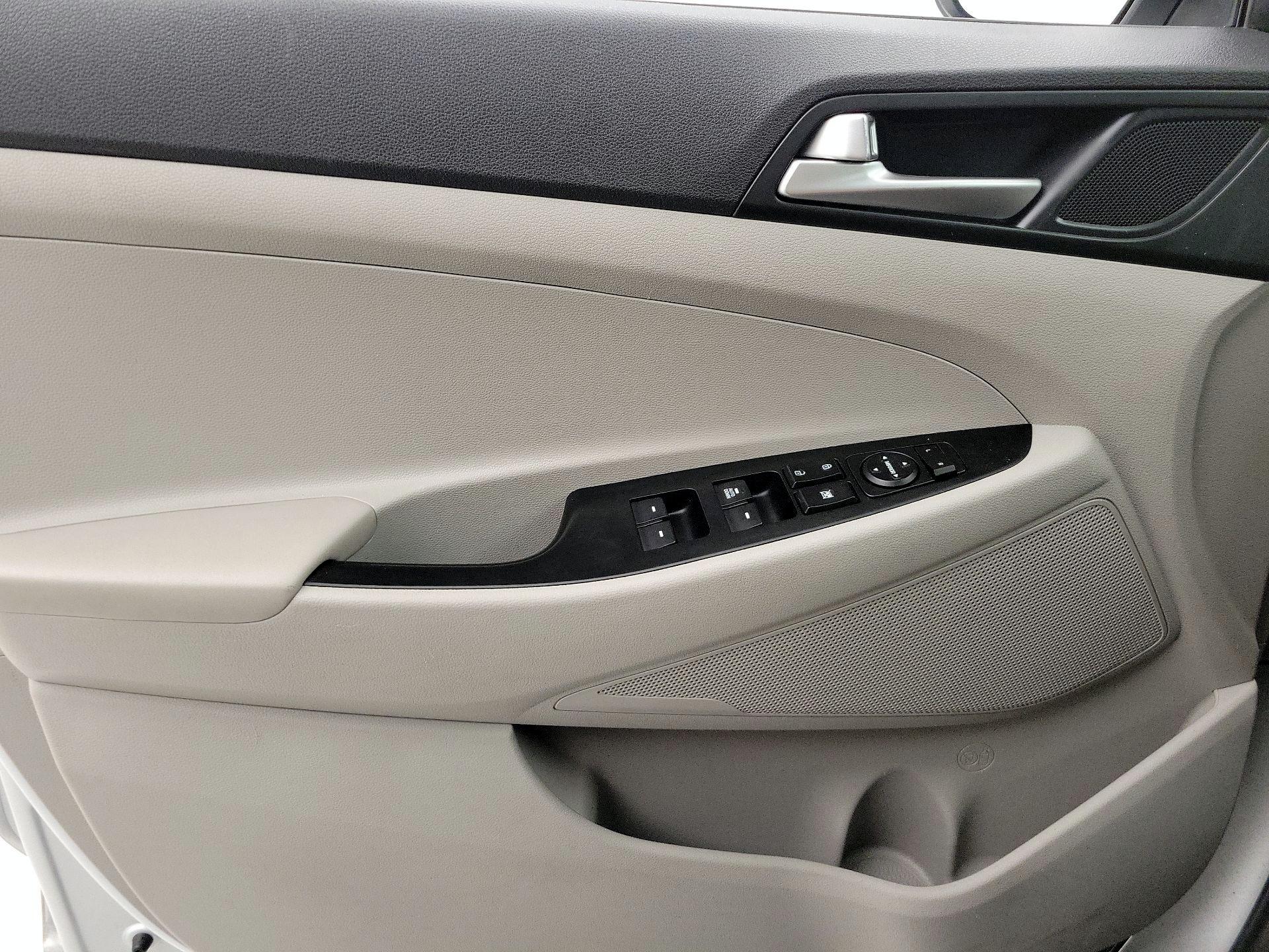 Thumbnail: 2019 Hyundai Tucson - 12