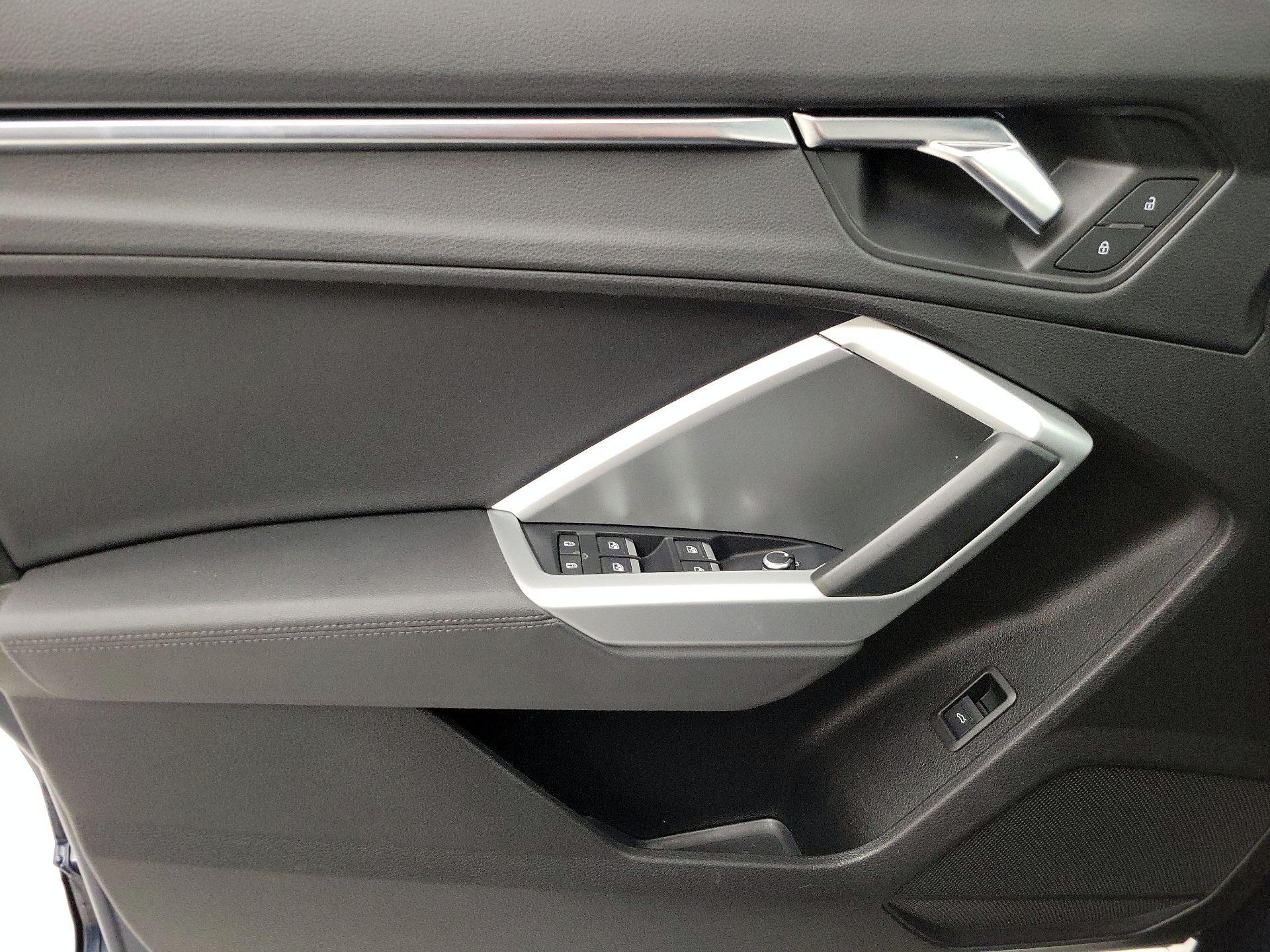 Thumbnail: 2020 Audi Q3 - 12