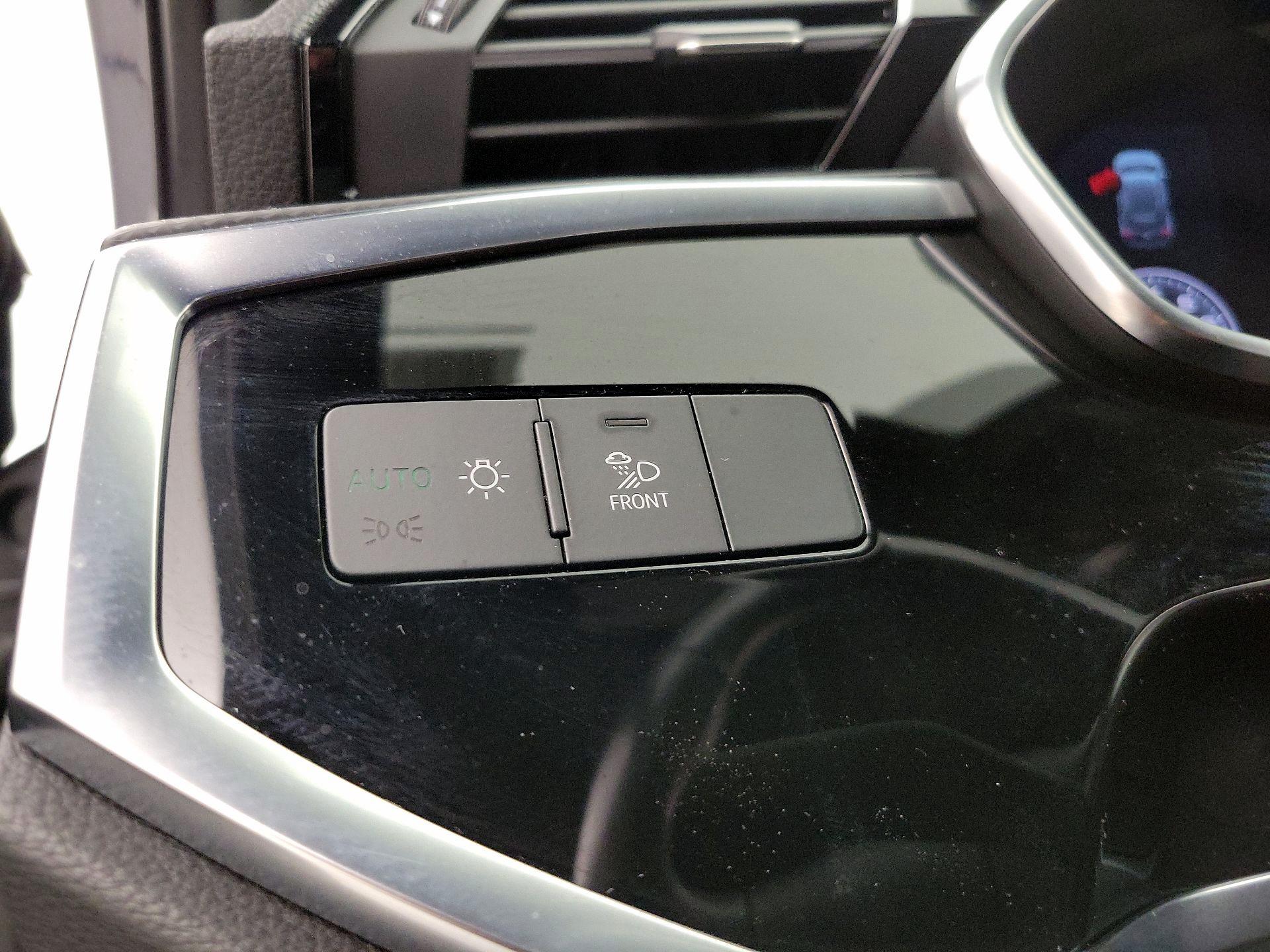 Thumbnail: 2020 Audi Q3 - 13