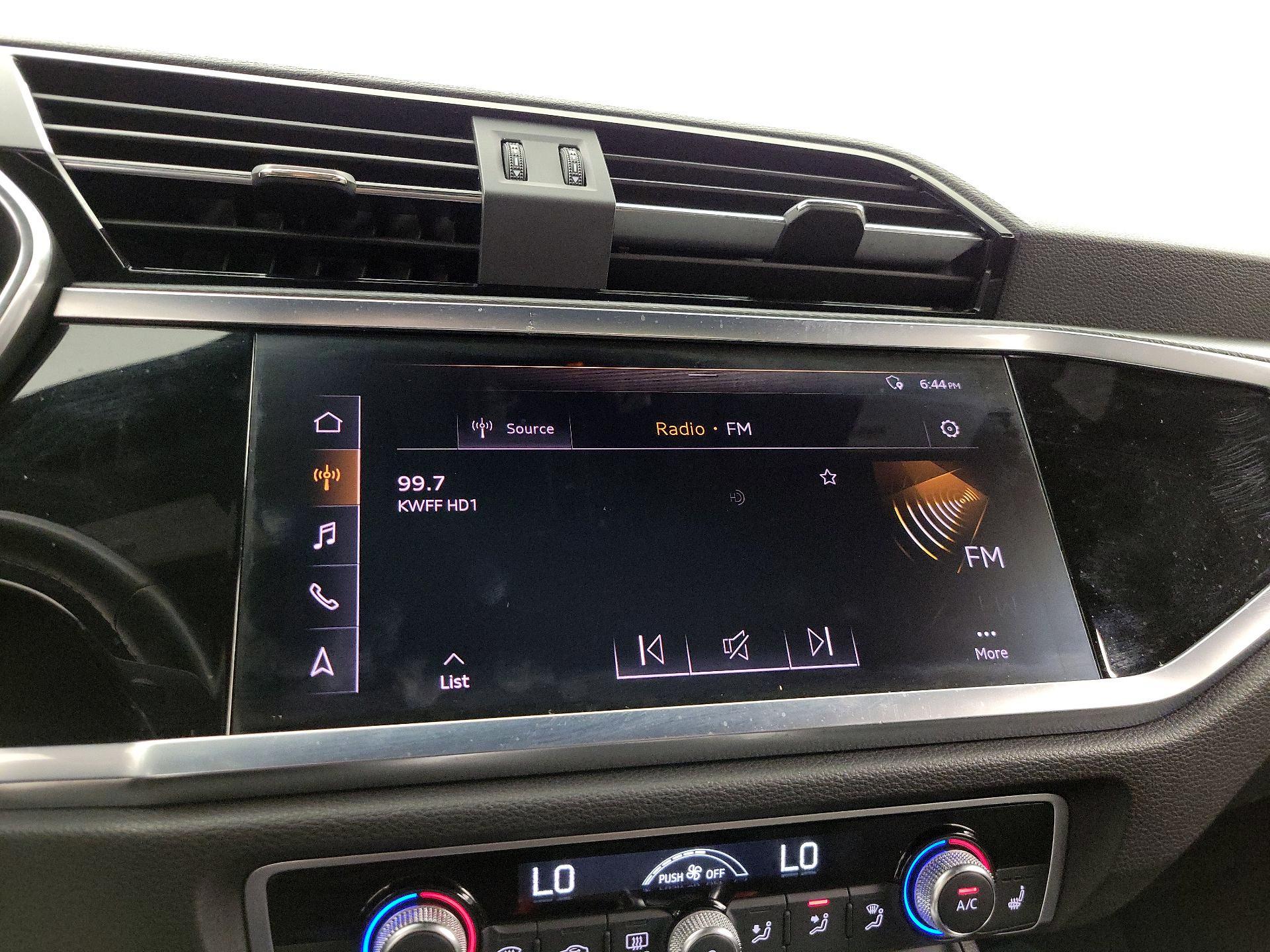 Thumbnail: 2020 Audi Q3 - 16