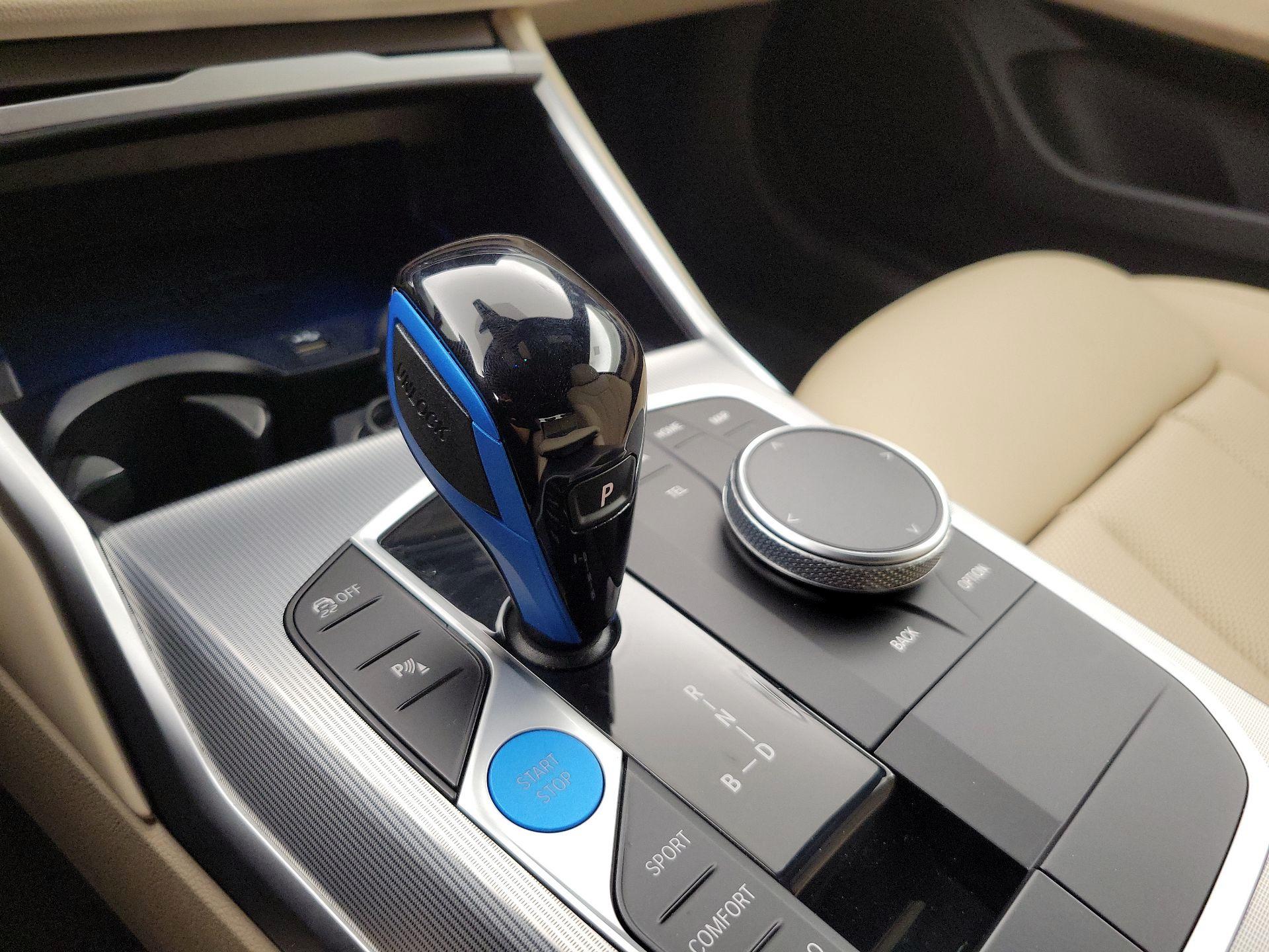 Thumbnail: 2023 BMW i4 - 18