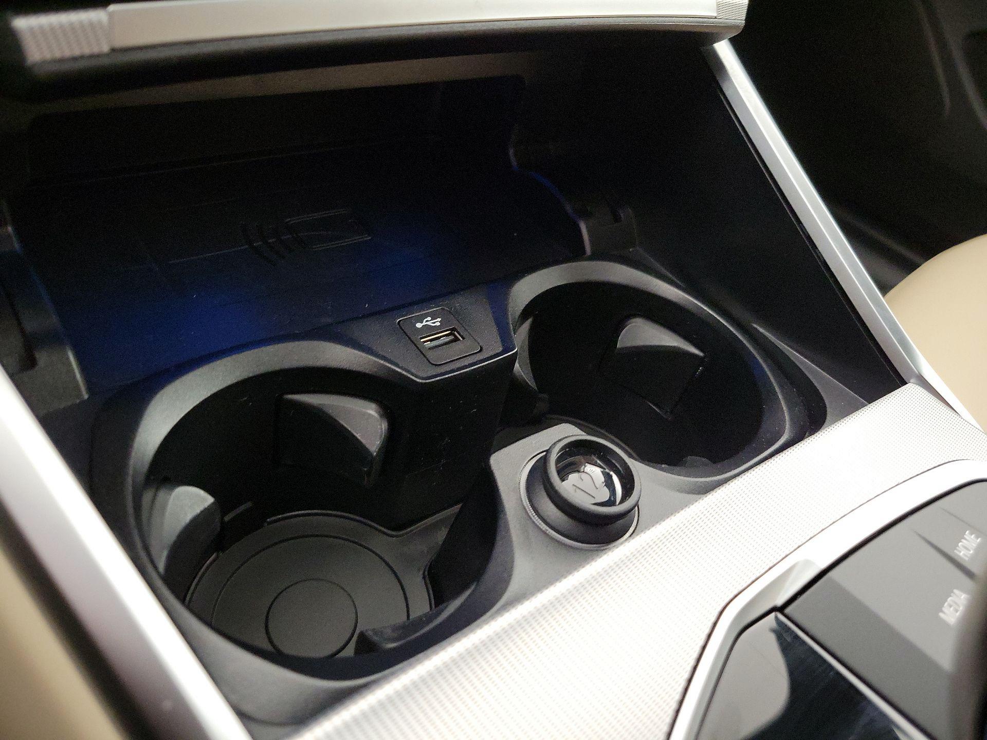 Thumbnail: 2023 BMW i4 - 19