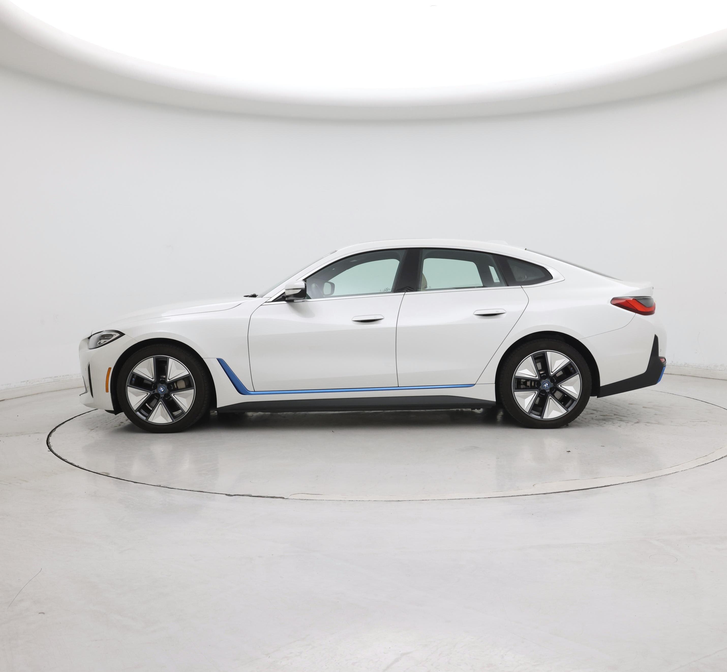 Thumbnail: 2023 BMW i4 - 3