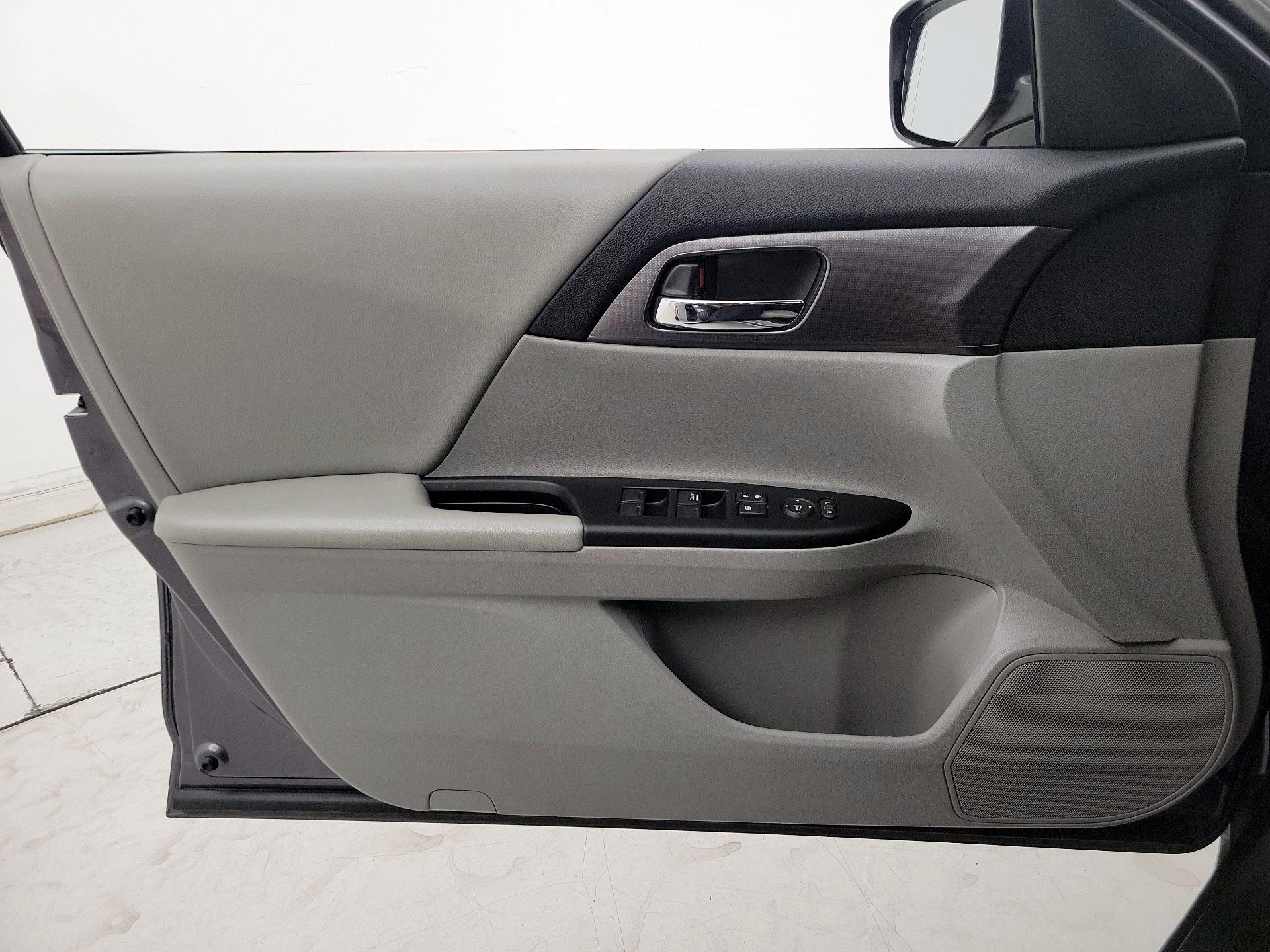 Thumbnail: 2015 Honda Accord - 12