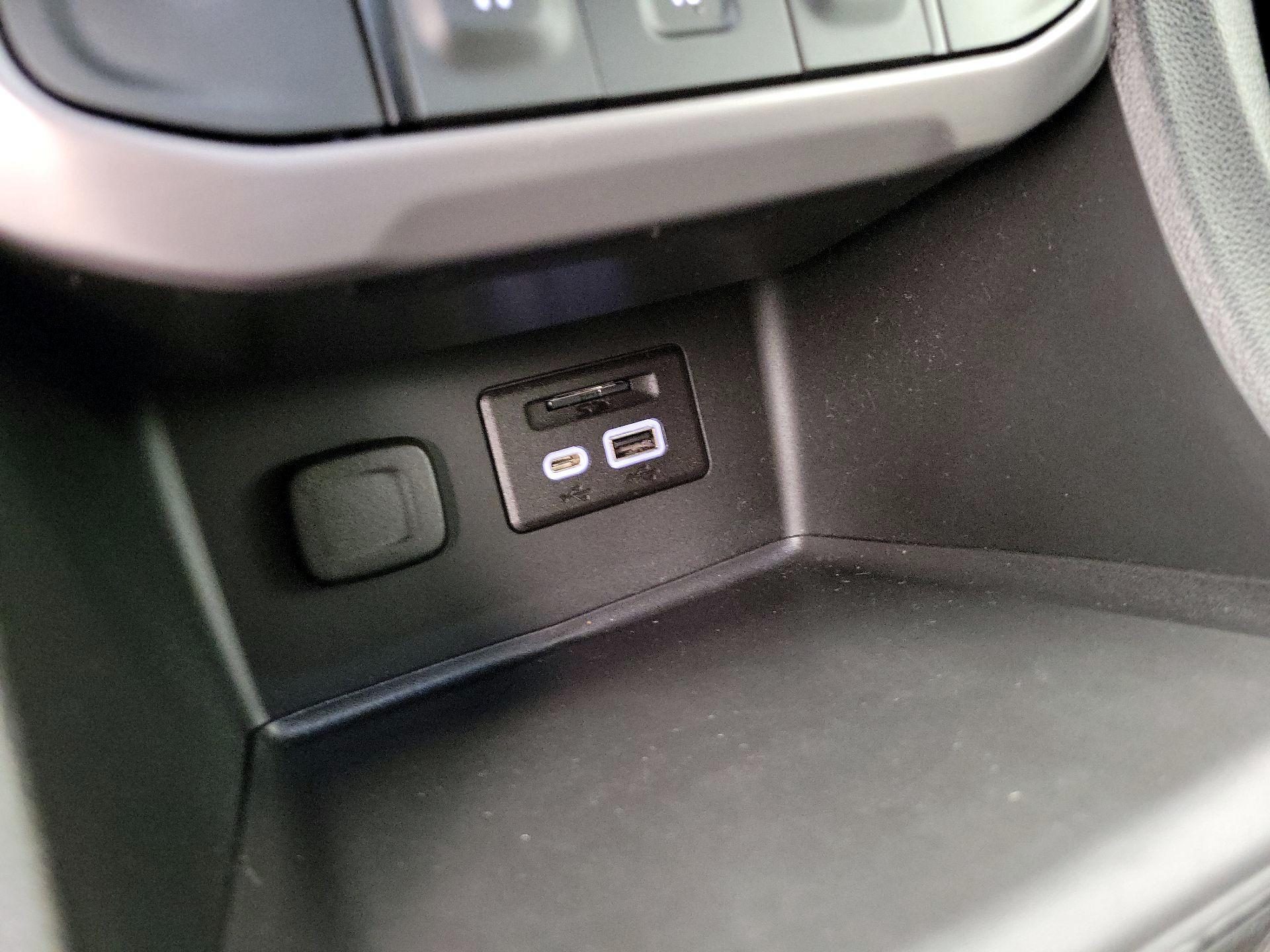 Thumbnail: 2023 GMC Acadia - 19