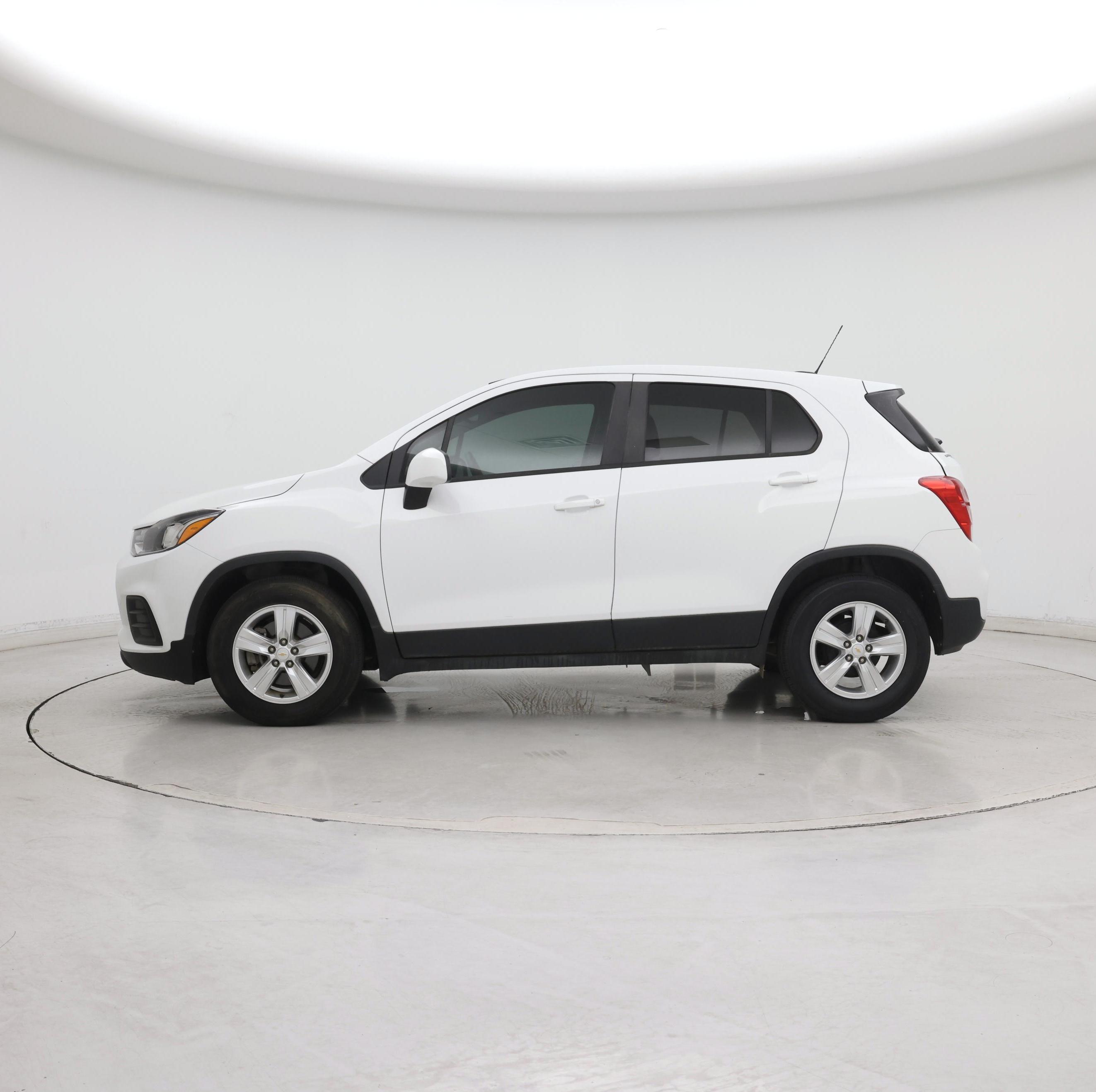 Thumbnail: 2021 Chevrolet Trax - 3