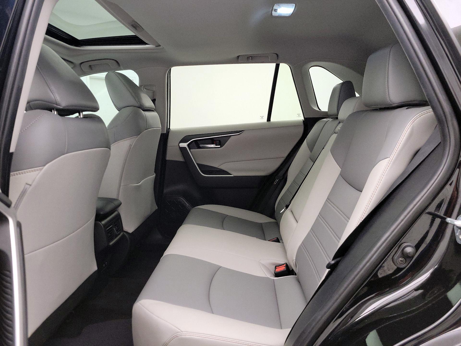 Thumbnail: 2021 Toyota RAV4 - 20