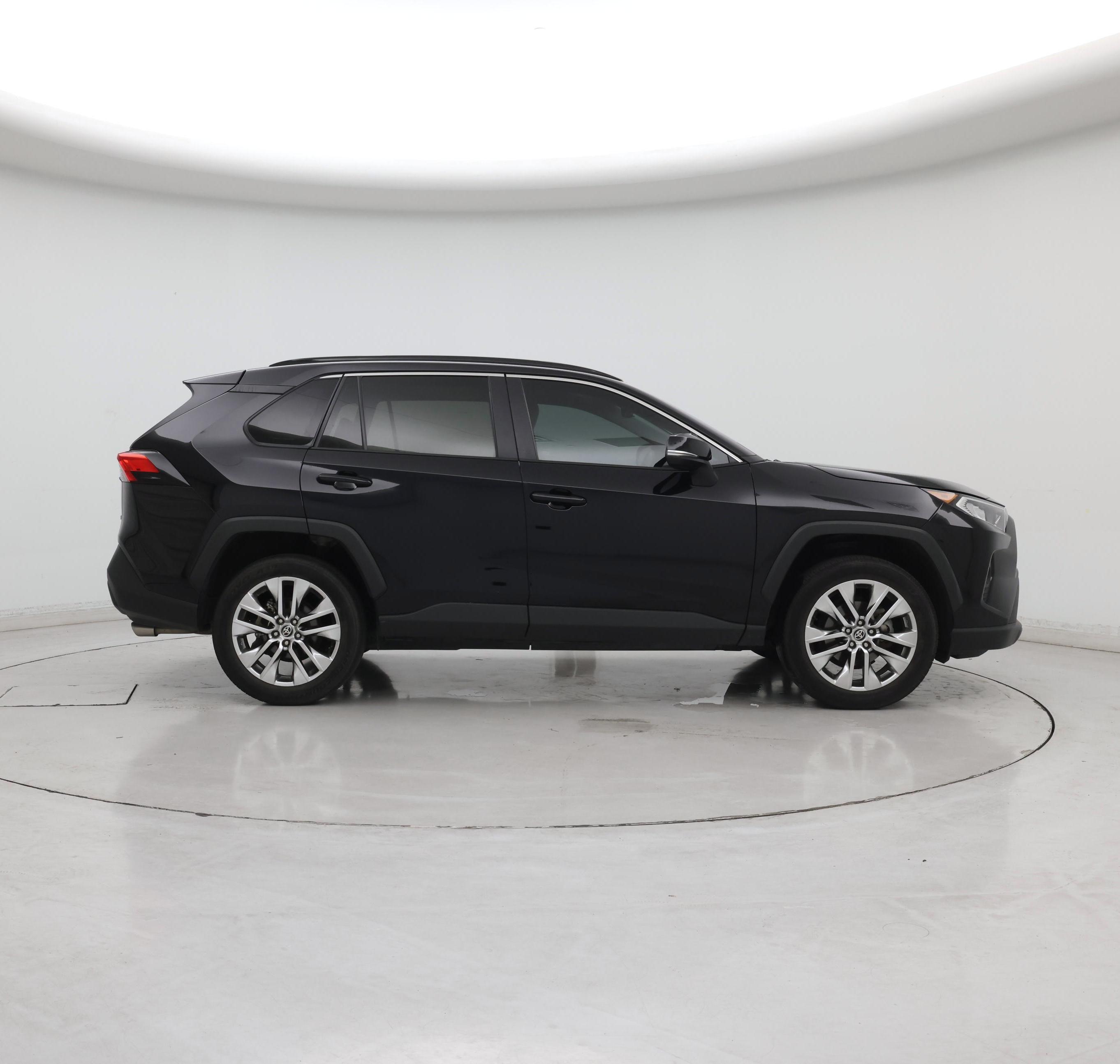 Thumbnail: 2021 Toyota RAV4 - 7