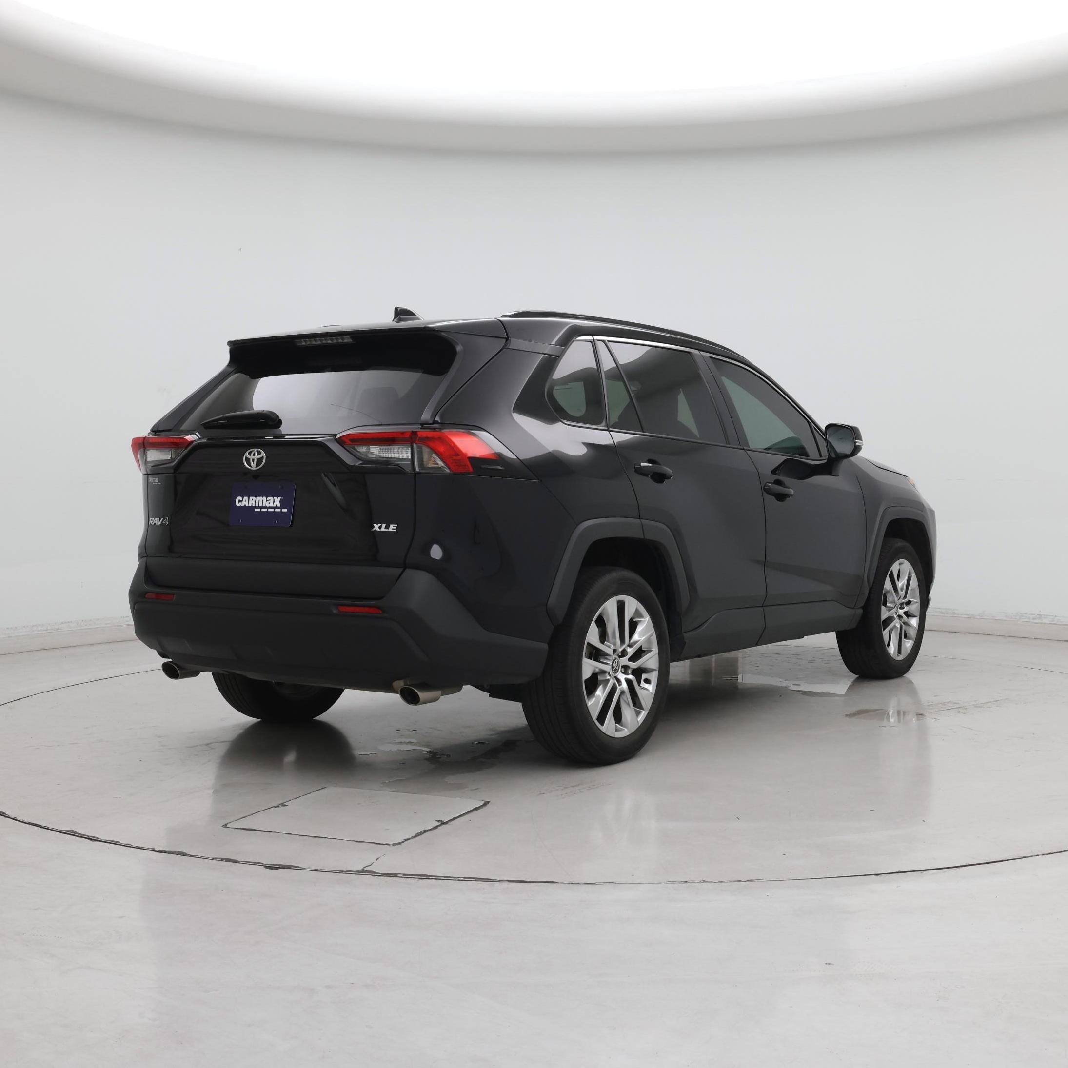 Thumbnail: 2021 Toyota RAV4 - 8