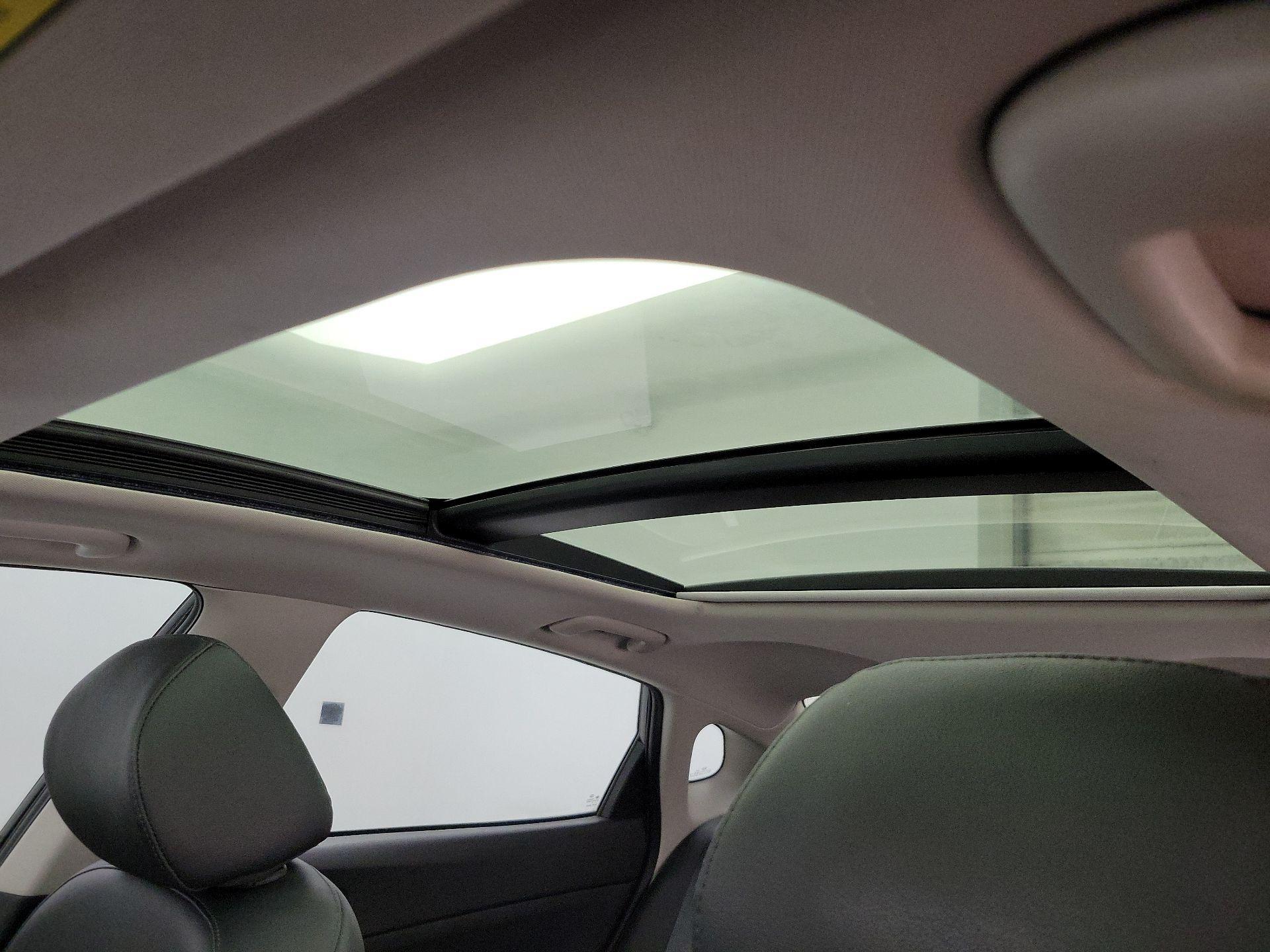 Thumbnail: 2019 Kia Optima - 19