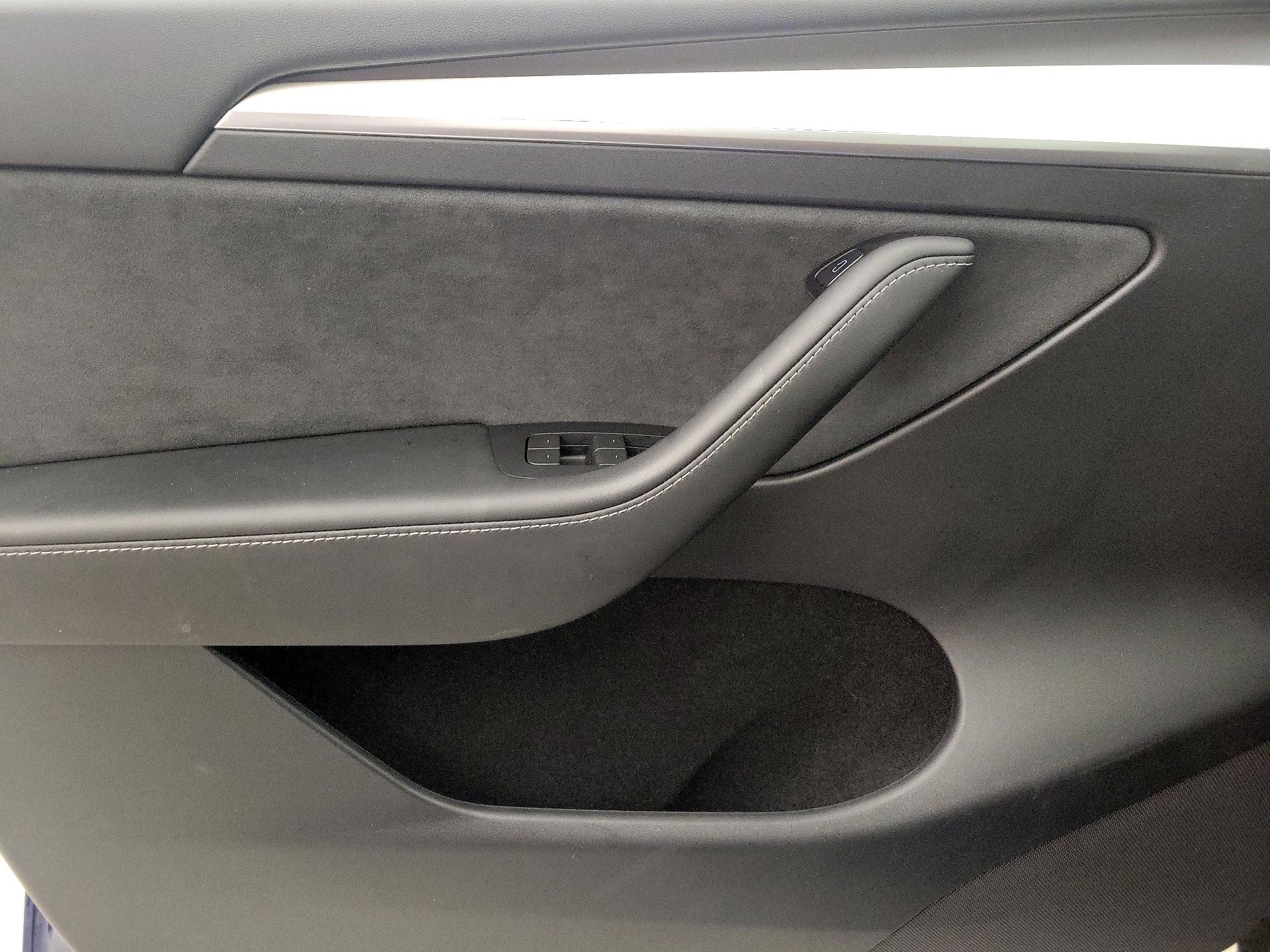 Thumbnail: 2023 Tesla Model Y - 12
