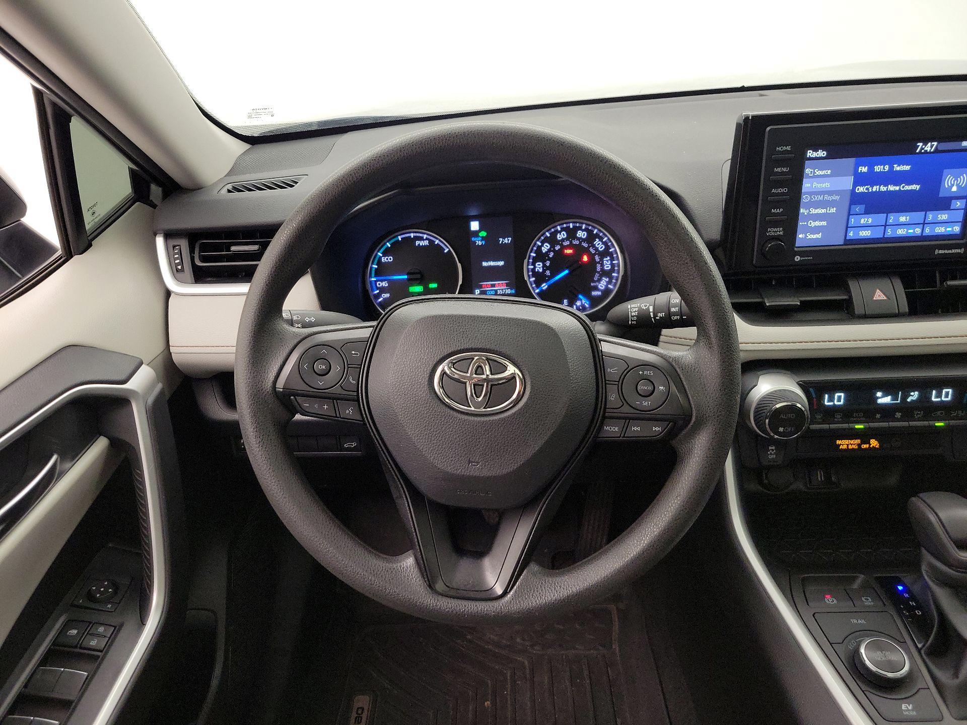 Thumbnail: 2022 Toyota RAV4 - 10
