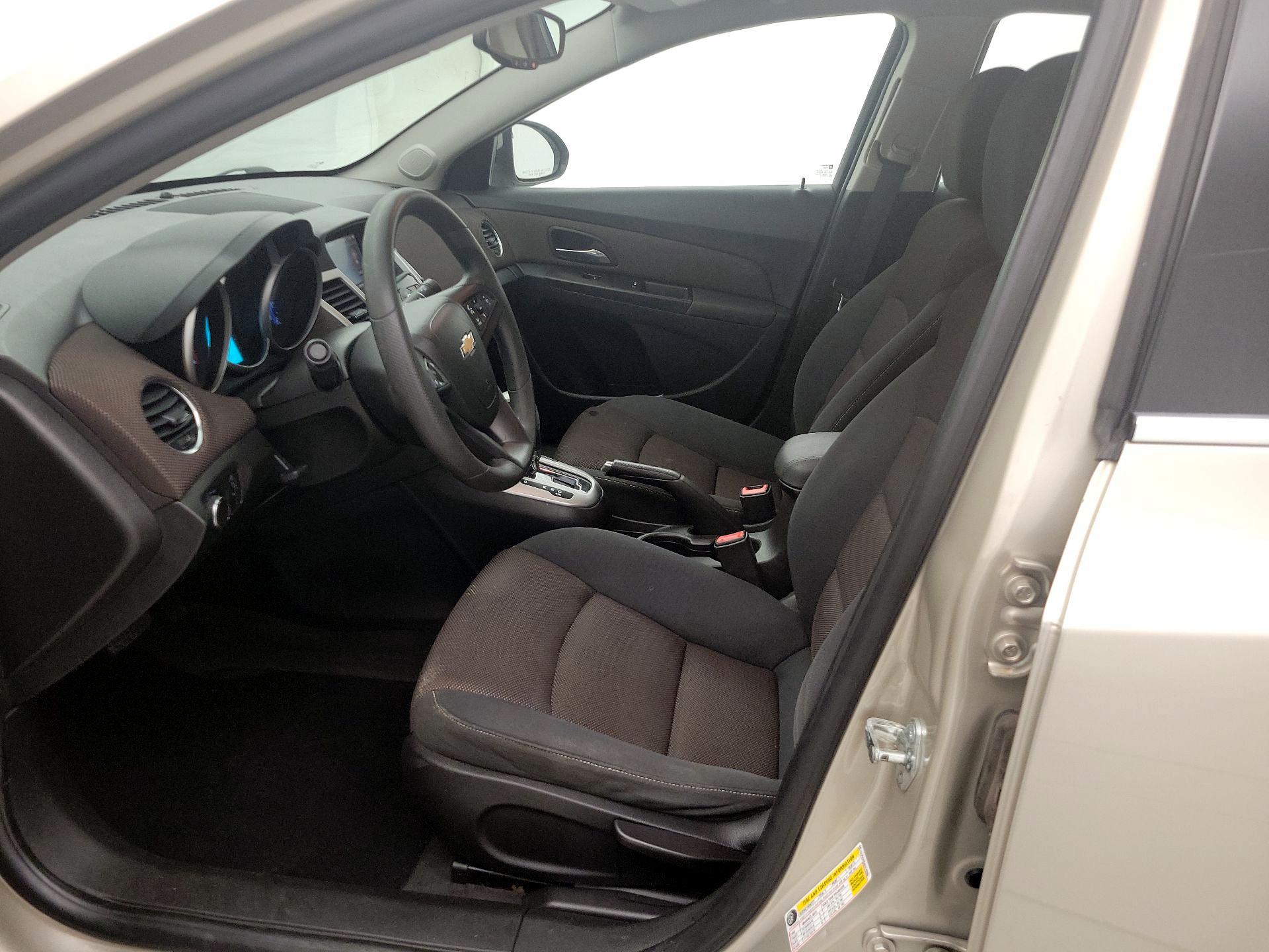 Thumbnail: 2016 Chevrolet Cruze - 11